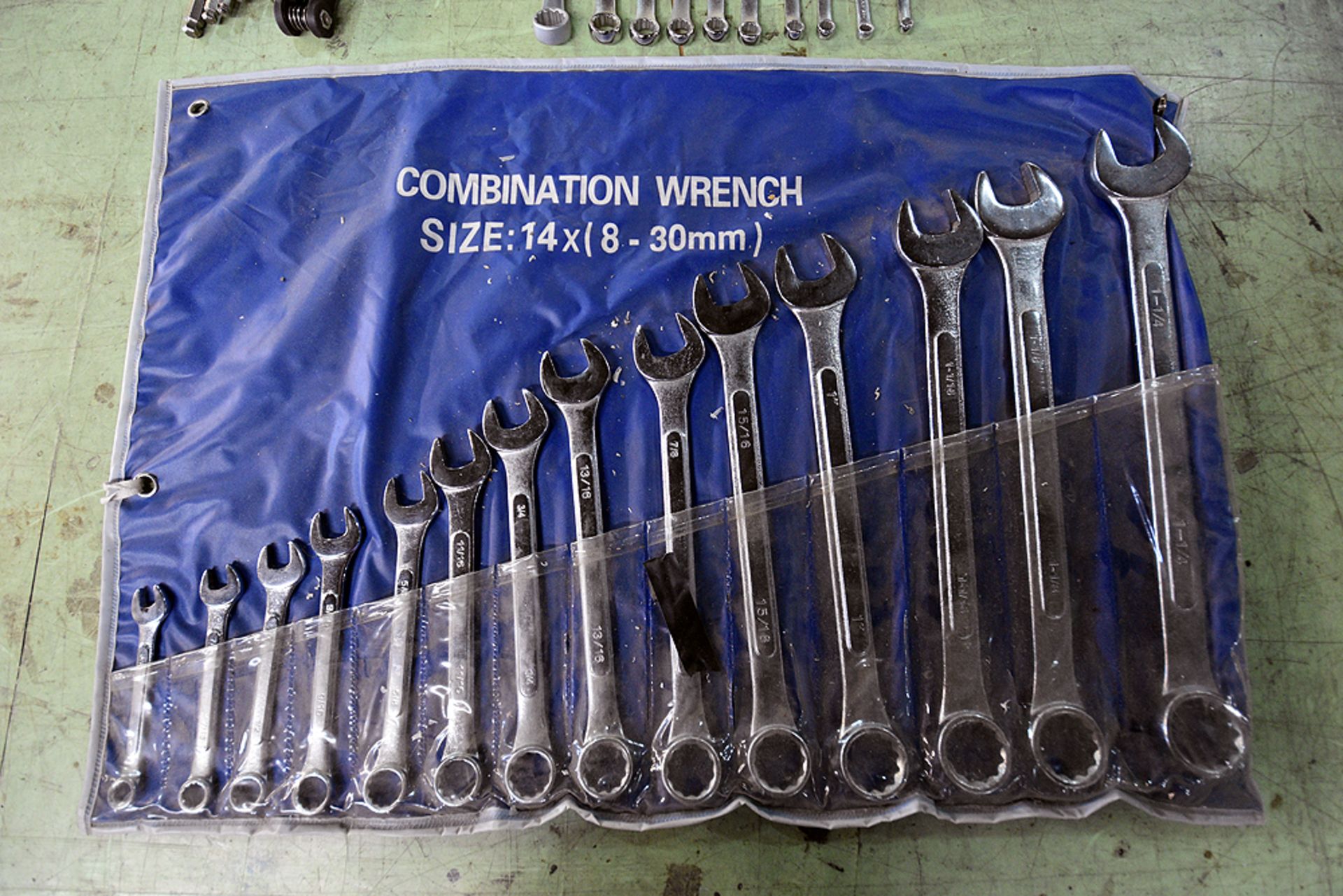 (1)14 pc Combination Wrench Set (8mm-30mm) w/ Ass't Wrenches, Screwdrivers, and Allen Keys - Image 2 of 5