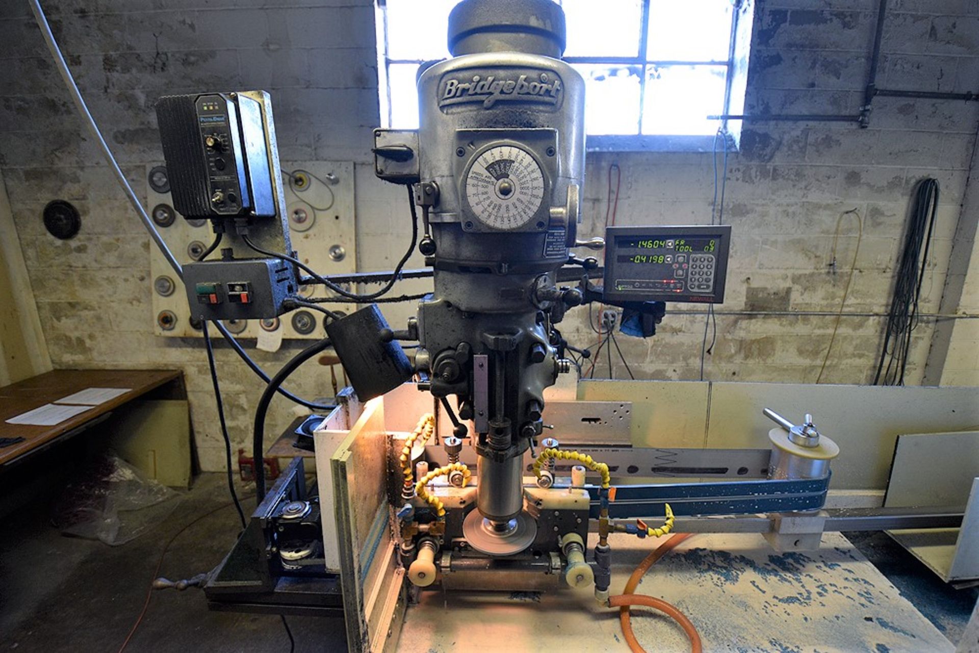 Bridgeport vertical milling machine, s/n 12BR-133436, w/ 1 ½ H.P. head, s/n J116769, w/ 9” x 42” T- - Image 3 of 12
