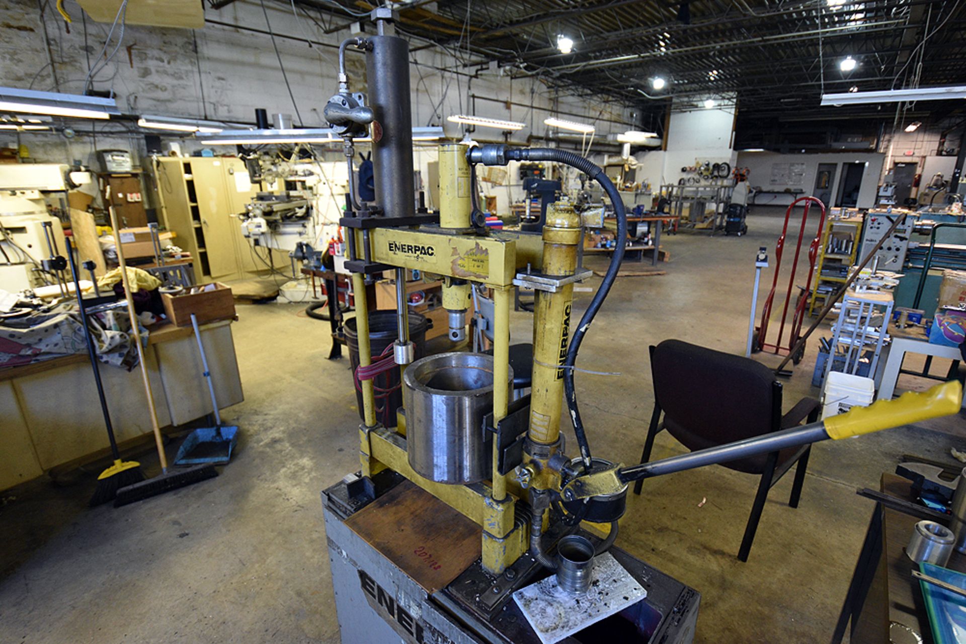 Enerpac hydraulic press, w/ model RC106/0C5, 10 ton cylinder, w/ stand/cabinet - Image 2 of 6