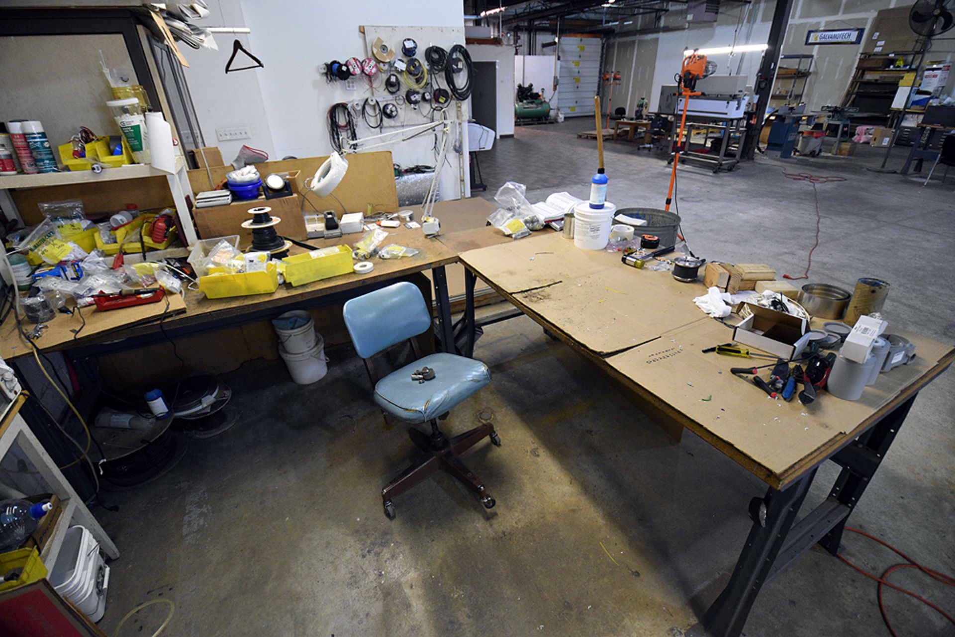 Contents of Work Area (Tools, Work Benches, Hardware, Bench Vise, Microwave, Mini Fridge, etc.) ( - Image 2 of 5