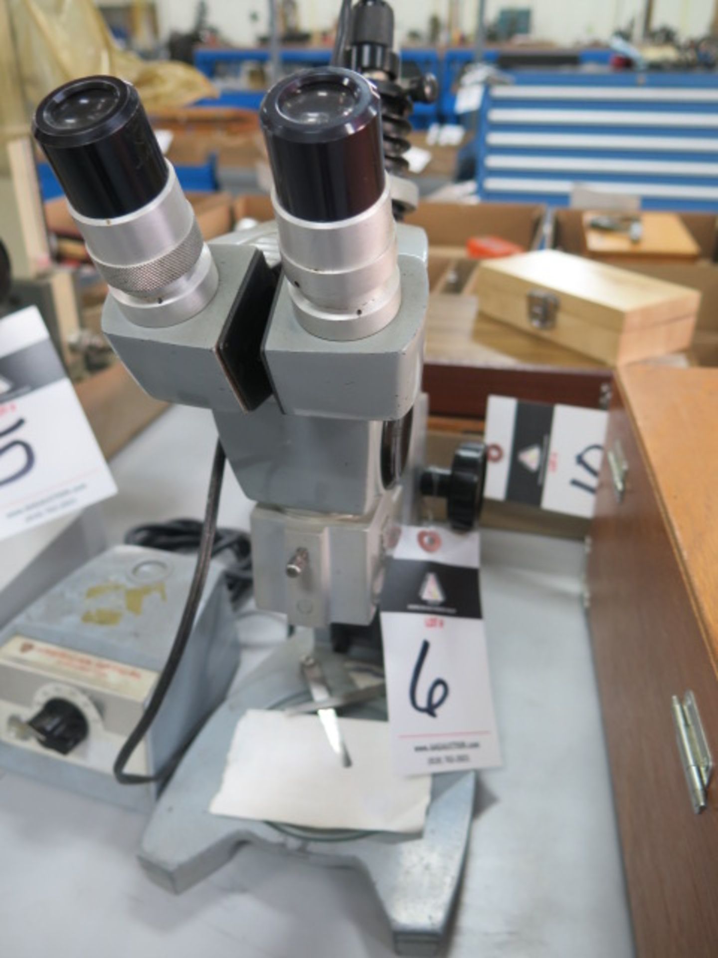 Stereo Microscope w/ Light Source