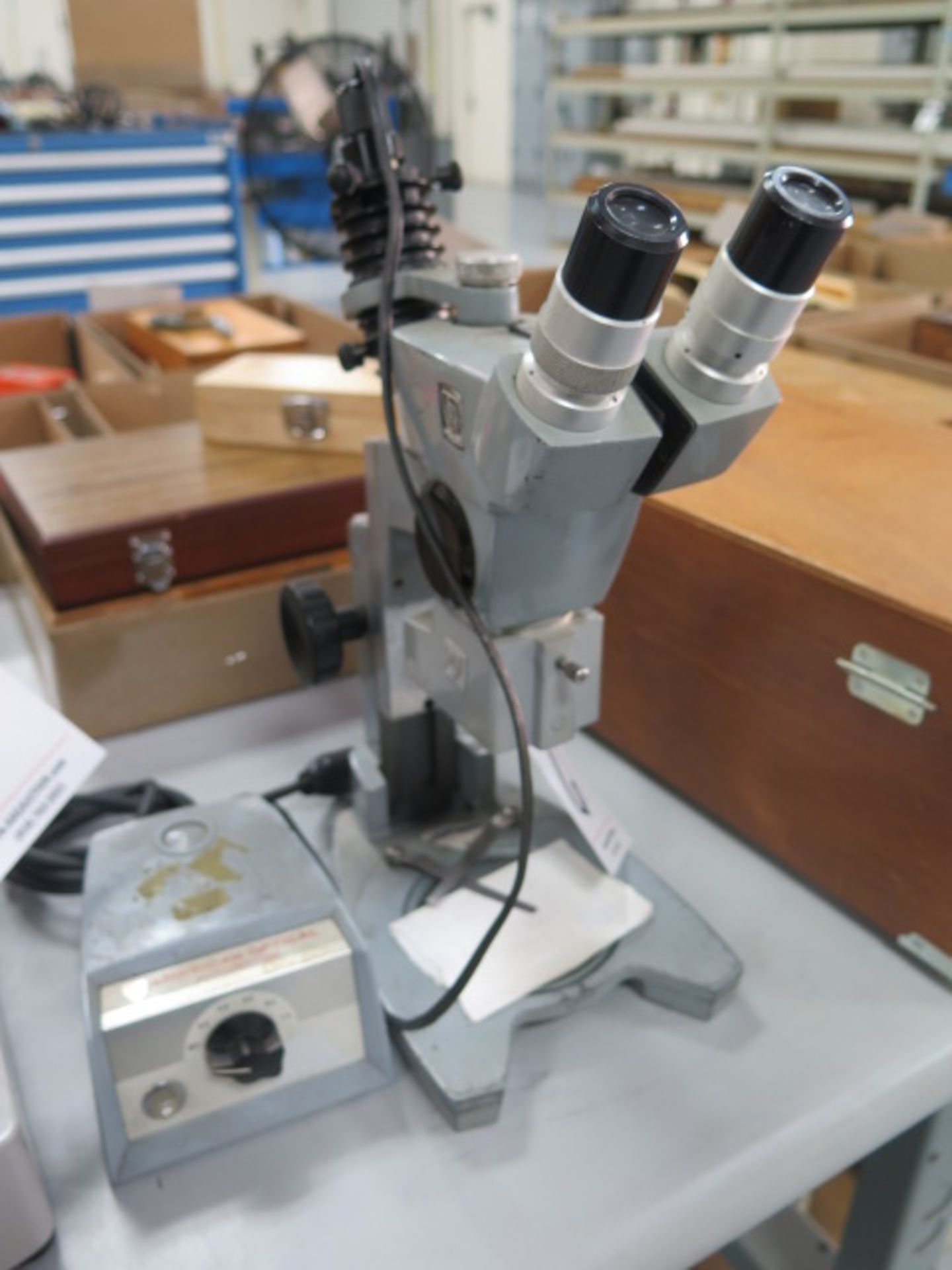 Stereo Microscope w/ Light Source - Image 2 of 4