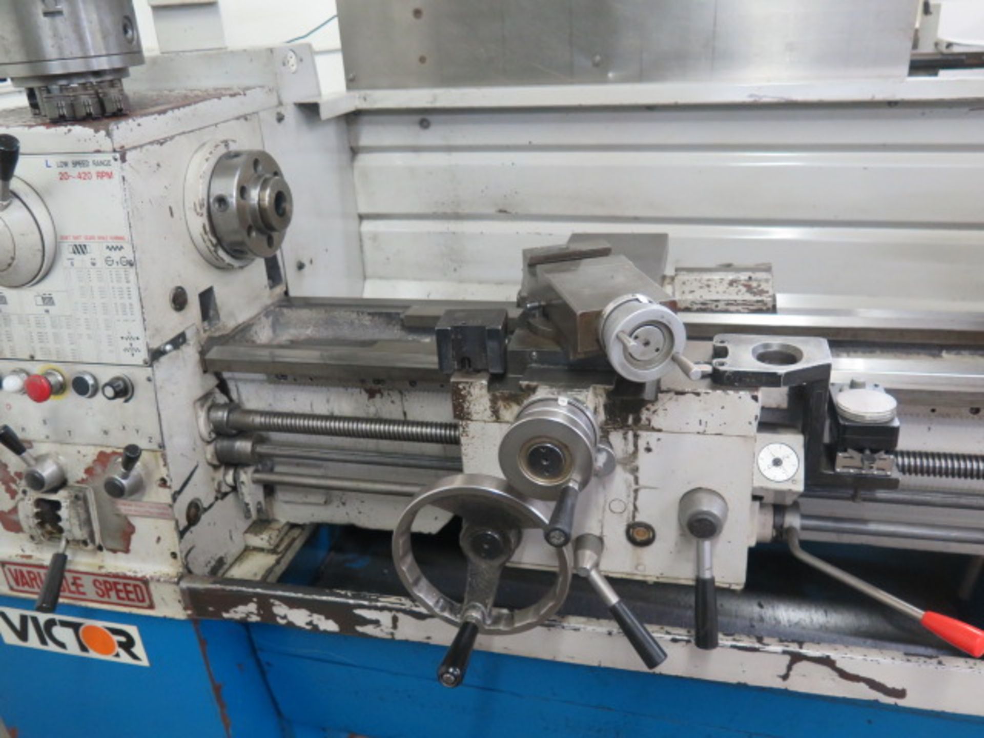 Victor 1440VS 14" x 40" Geared Head Gap Bed Lathe s/n 7758 w/ 20-2500 RPM, Inch/mm Threading, - Image 5 of 10