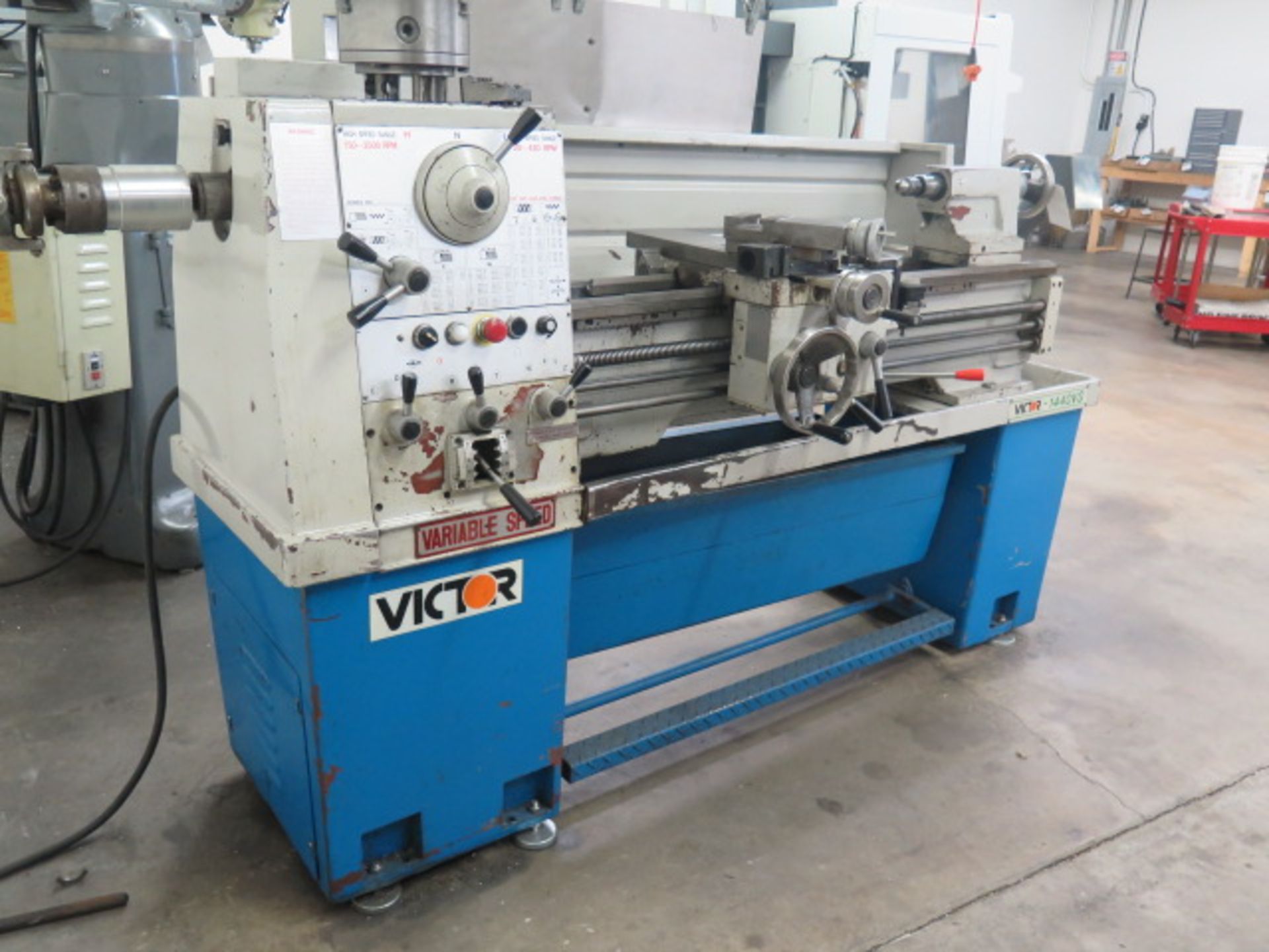 Victor 1440VS 14" x 40" Geared Head Gap Bed Lathe s/n 7758 w/ 20-2500 RPM, Inch/mm Threading, - Image 3 of 10