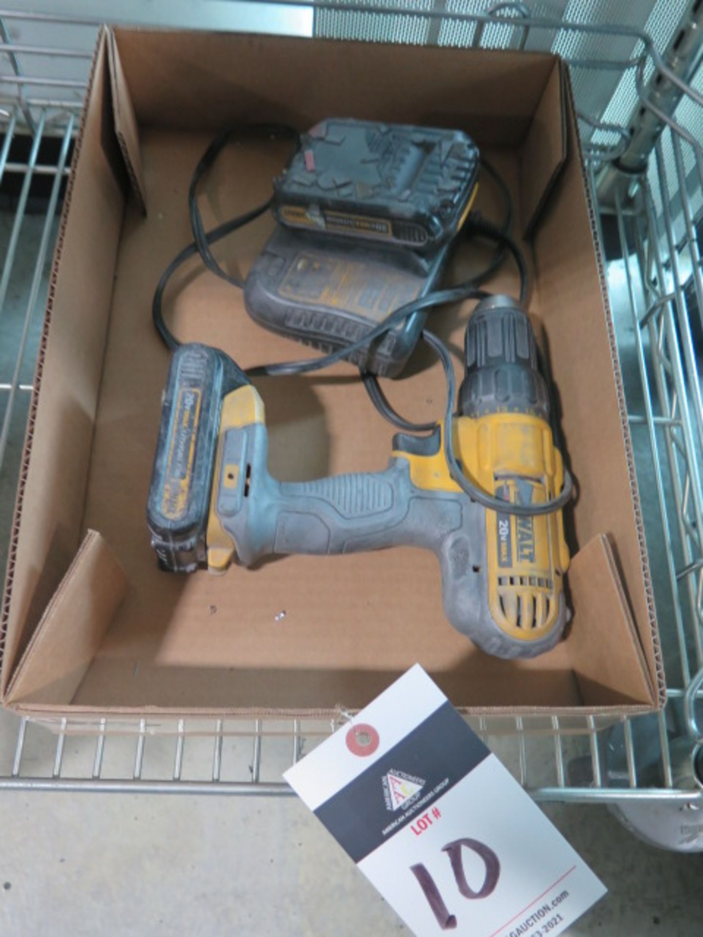 DeWalt 20-Volt Cordless Seill w/ Charger