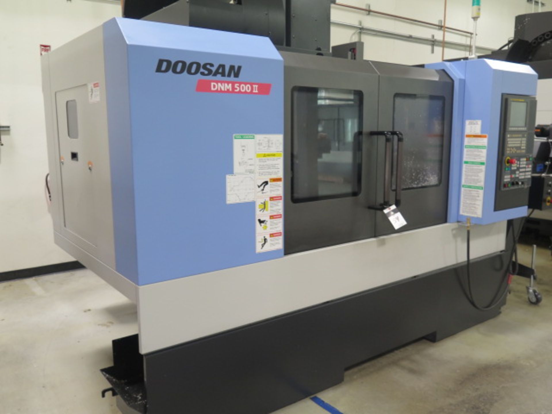 2013 Doosan DNM-500 II 4-Axis CNC Vertical Machining Center s/n MV0010-002320 w/ Fanuc Series 0i- - Image 2 of 17