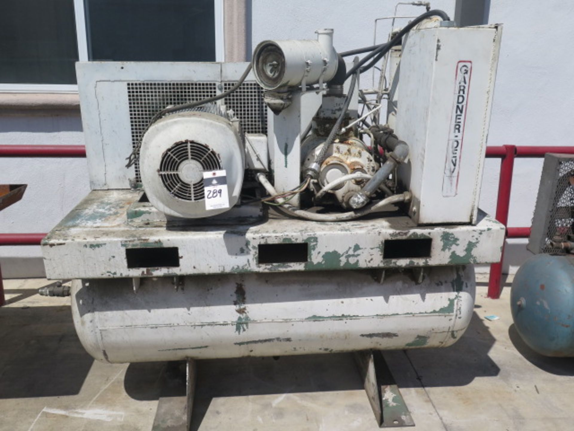 Gardner Denver 30Hp Rotary Vave Air Compressor s/n M40261 w/ 120 Gallon Tank