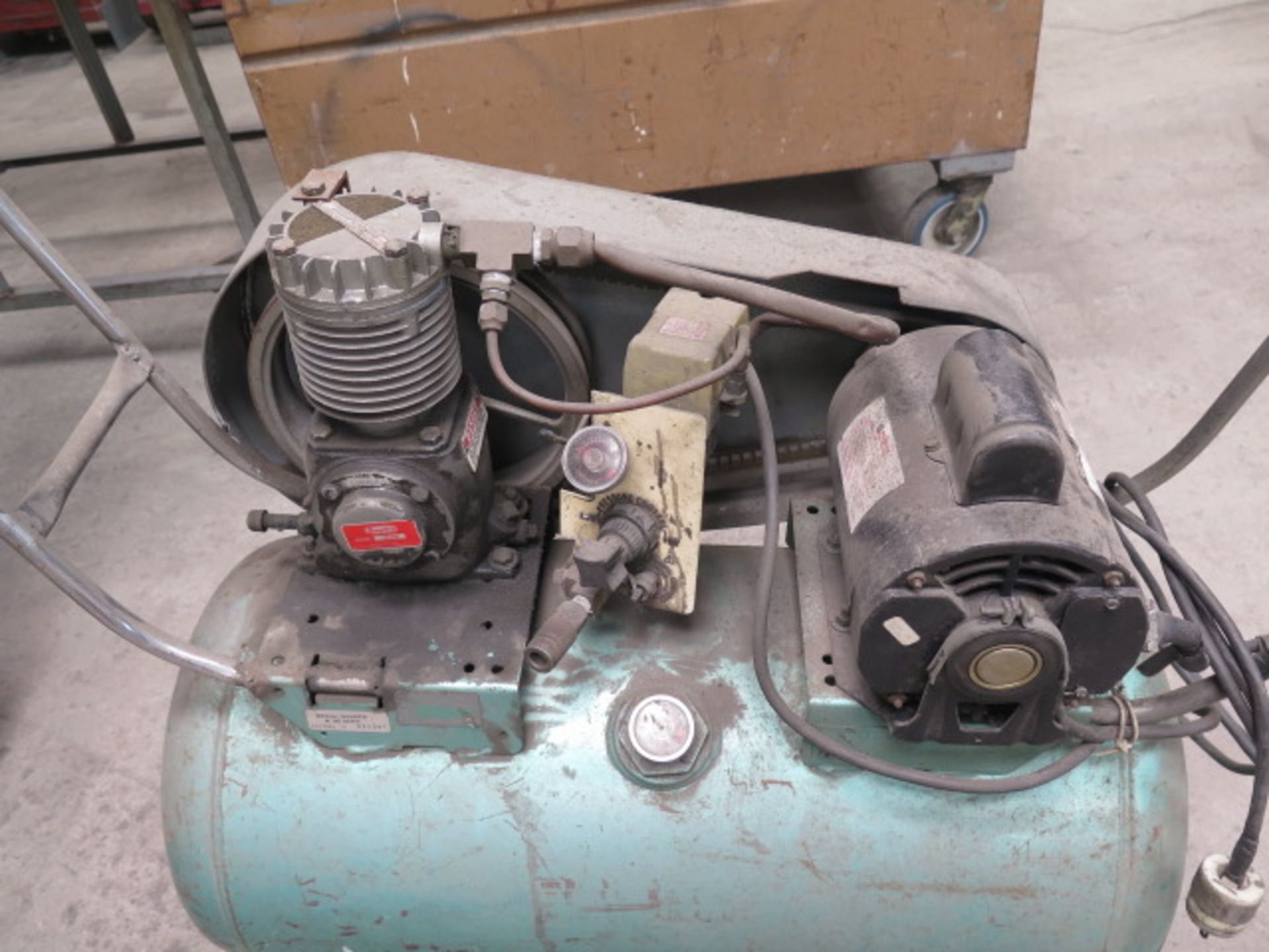 Dayton Portable Air Compressor - Image 2 of 3