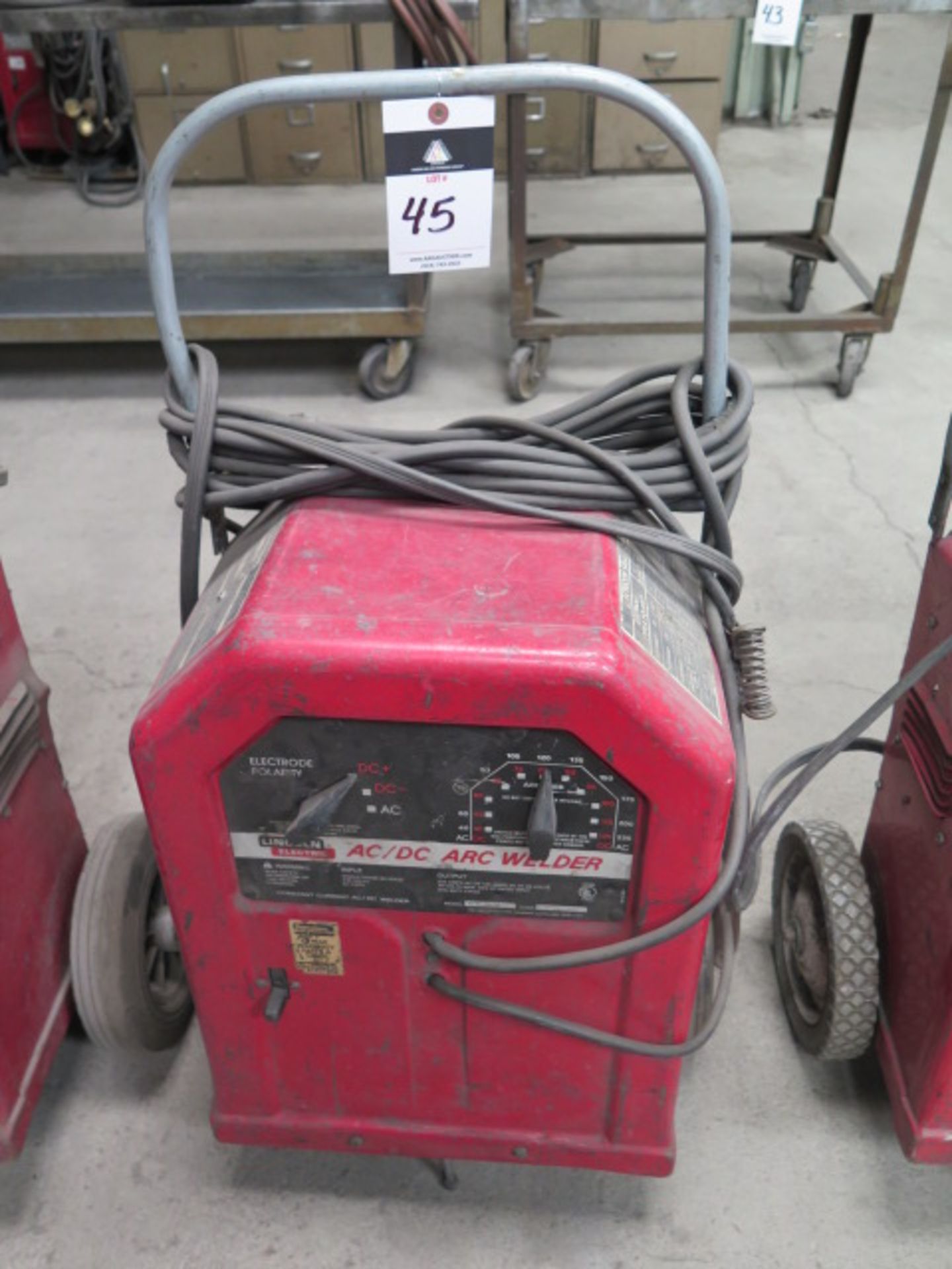 Lincoln 225 Amp AC/DC Arc Welding Power Source