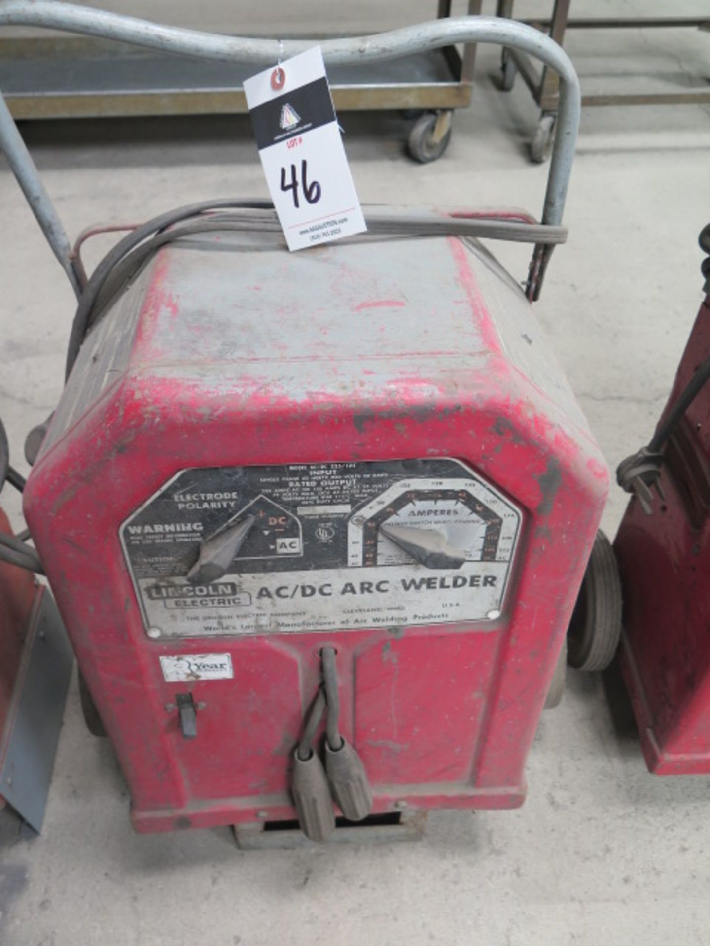 Lincoln 225 Amp AC/DC Arc Welding Power Source