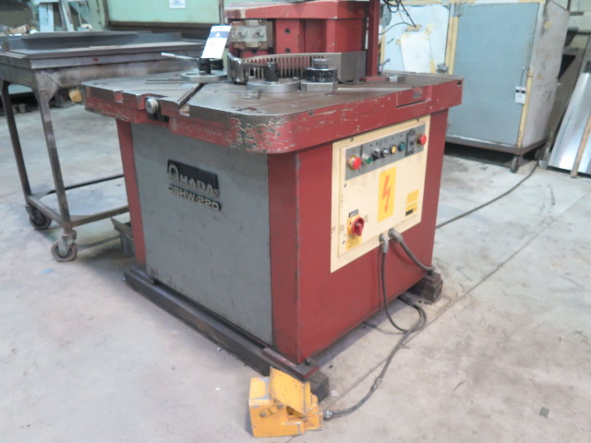 Amada CSHW-220 8 5/8” x 8 5/8” Power Corner Notcher / 2” x 4” Coping Notcher s/n 22000221 w/ Amada - Image 4 of 12