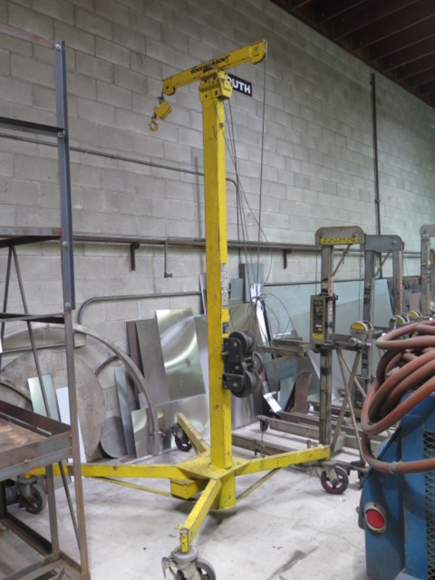 Sumner “Roust-A-Bout” mmdl. Z-250 119” Manual Lift w/ 20’ Height Extension