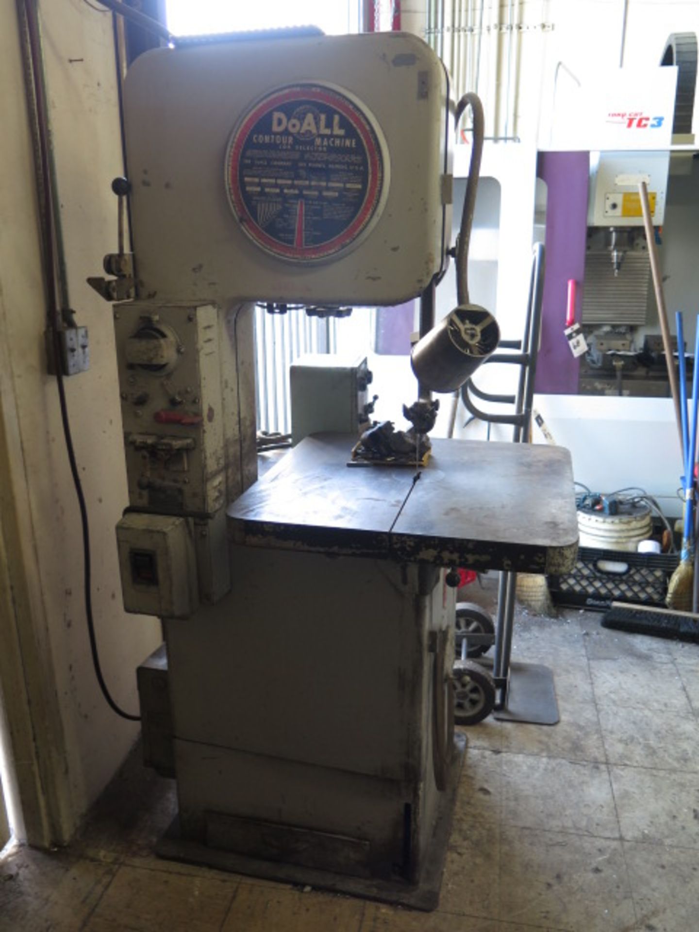 DoAll mdl. 1612-U 15” Vertical Band Saw s/n 146-60239 w/ Blade Welder, 24” x 24” Miter Table