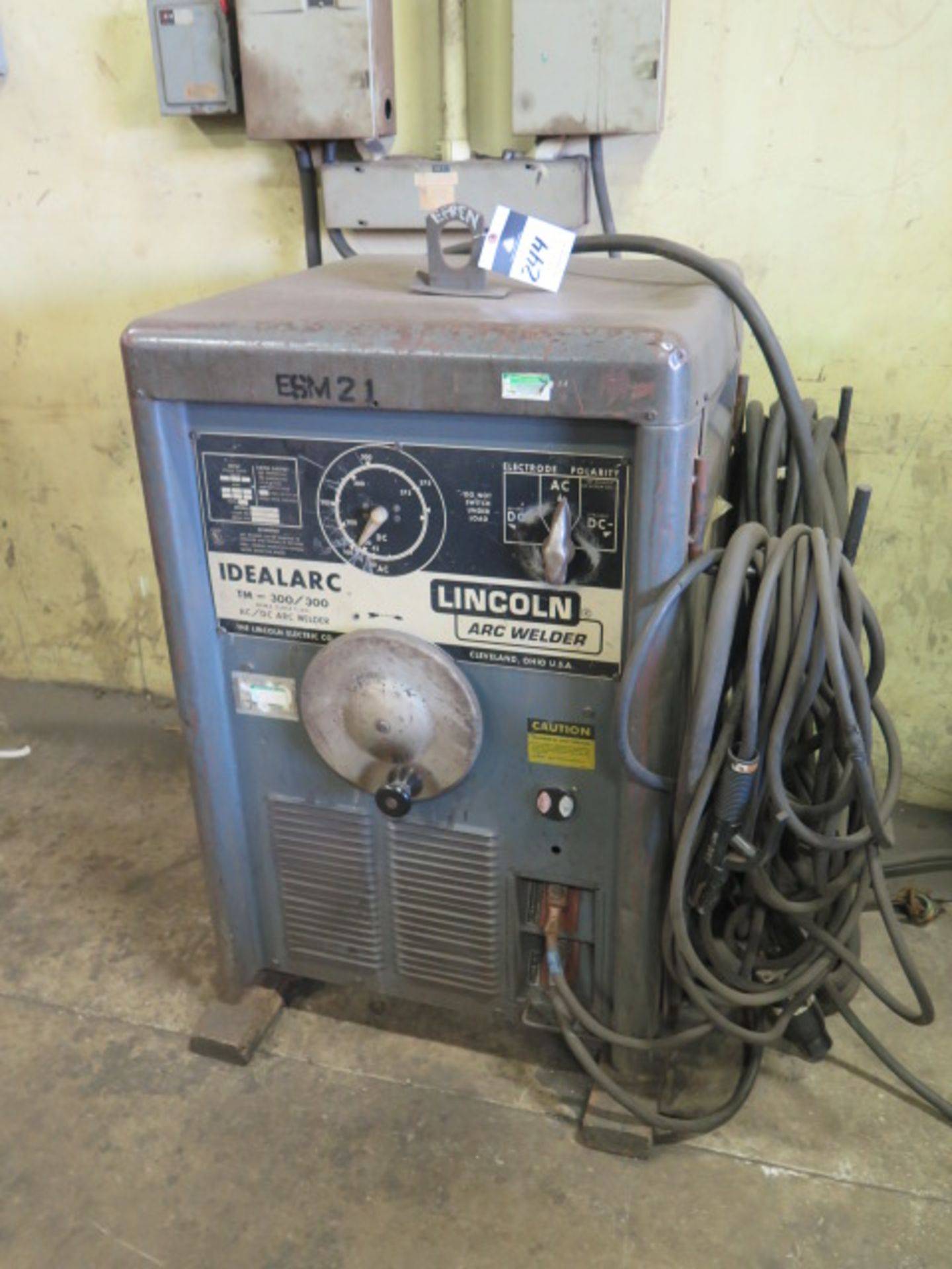 Lincoln Idealarc TM-300/300 AC/DC Arc Welding Power Source s/n AC-441862