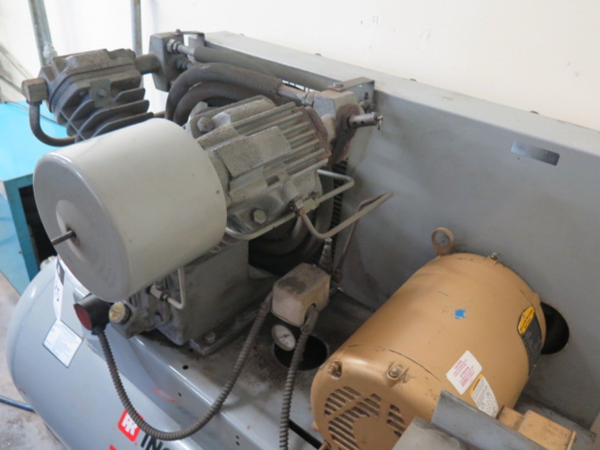 Ingersoll Rand 10Hp Horizontal Air Compressor w/ 80 Gallon Tank and Arrow Refrigerated Air Dryer - Image 3 of 4