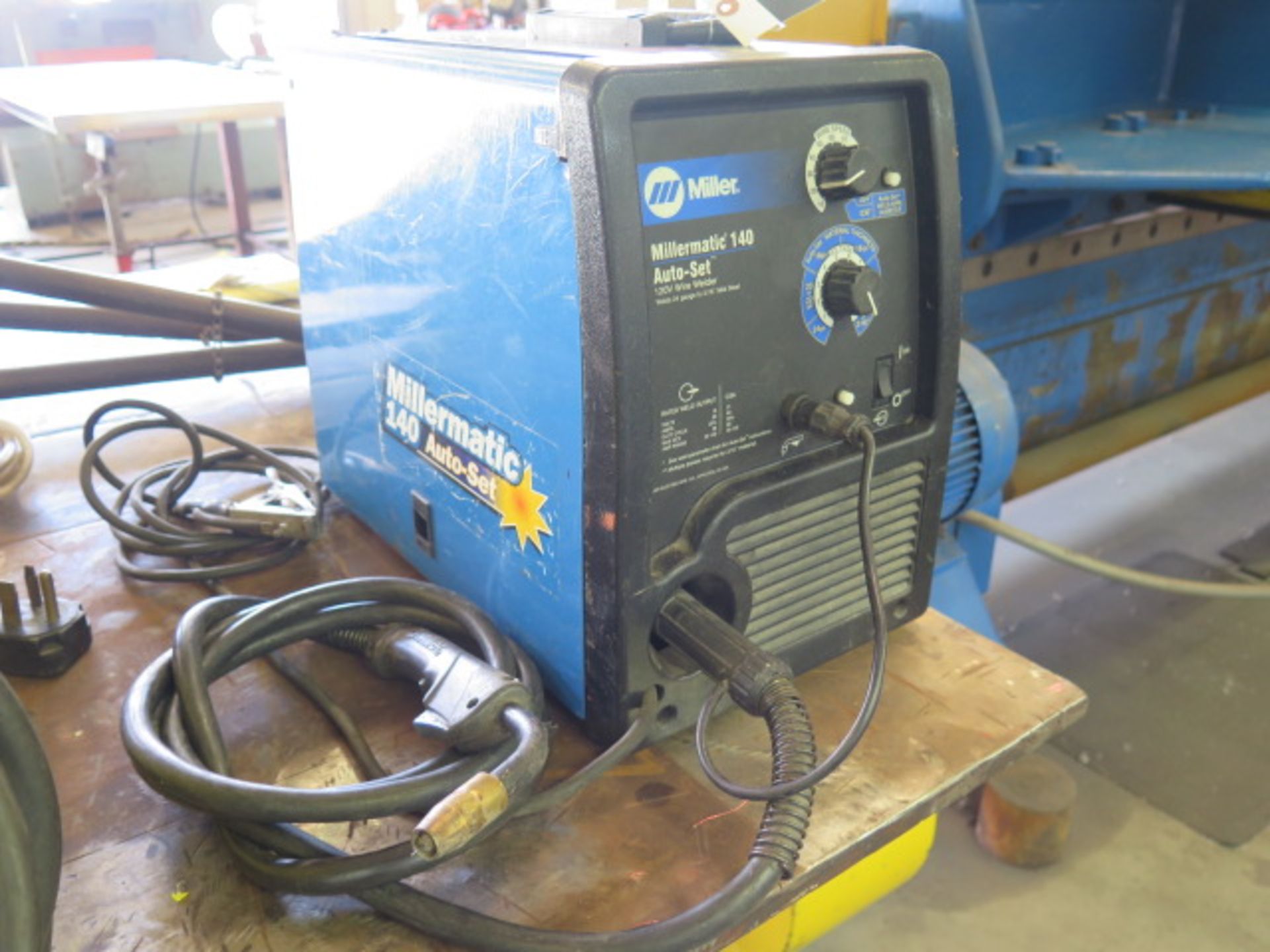 Miller Millermatic 140 Auto-Set 120 Volt Arc Welding Power Source s/n MC180735N