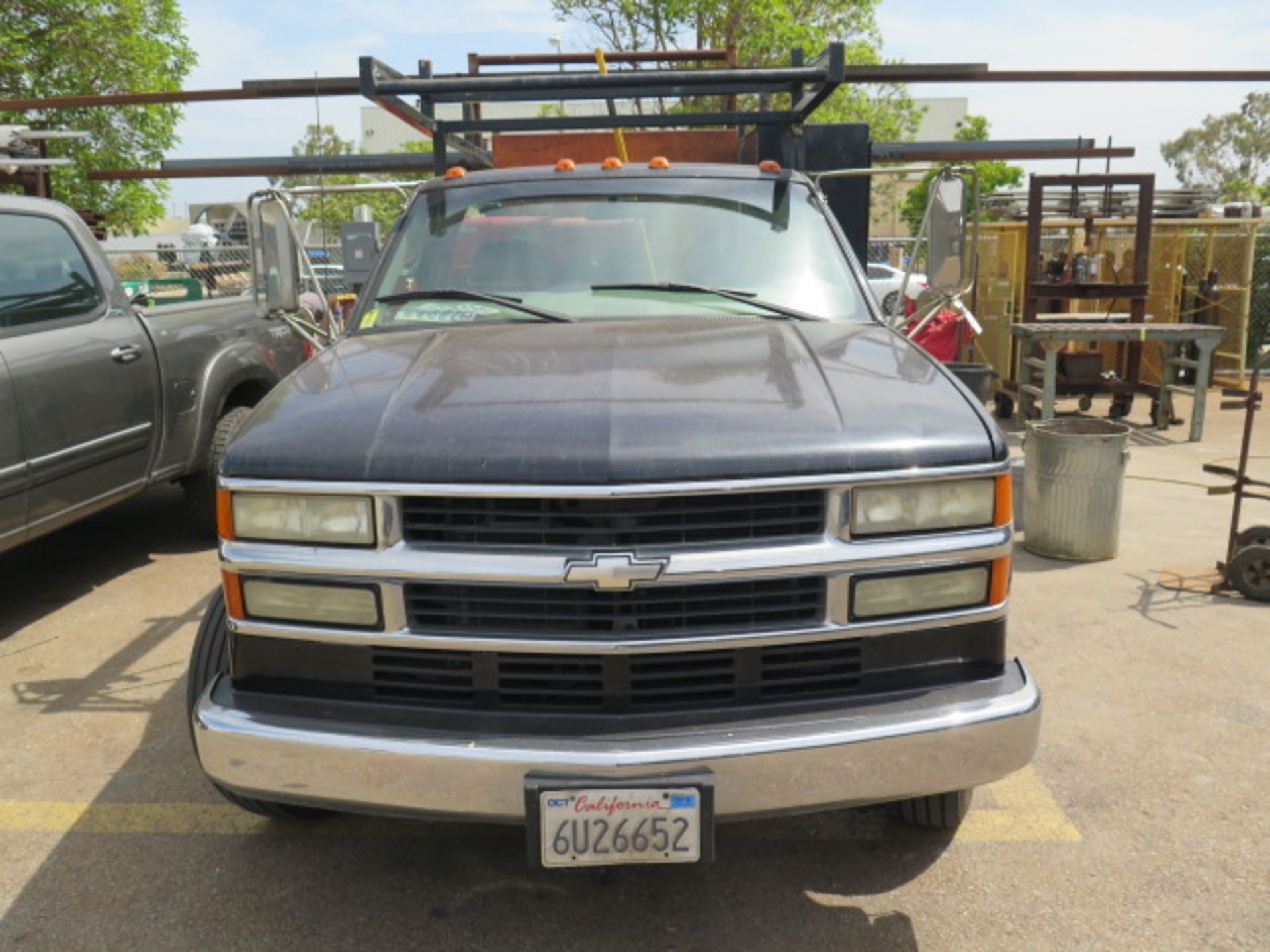 2001 Chevrolet Silverado 3500HD Welding Utility Truck Lisc# 6U26652 w/ 8.1L V8 Gas Engine, Automatic - Image 3 of 17