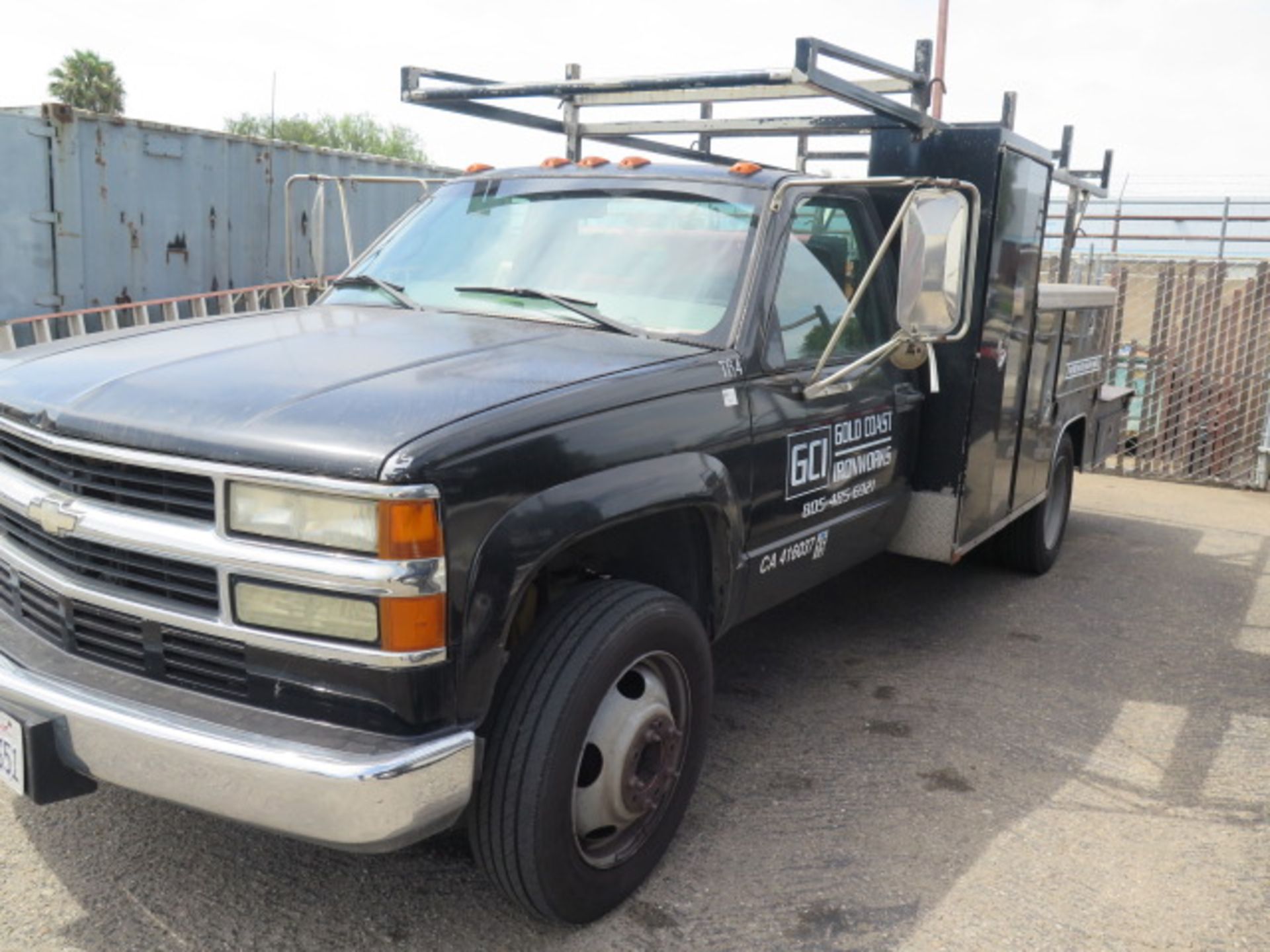 2001 Chevrolet Silverado 3500HD Welding Utility Truck Lisc# 6U26651 w/ 8.1L V8 Gas Engine, Automatic - Image 3 of 19