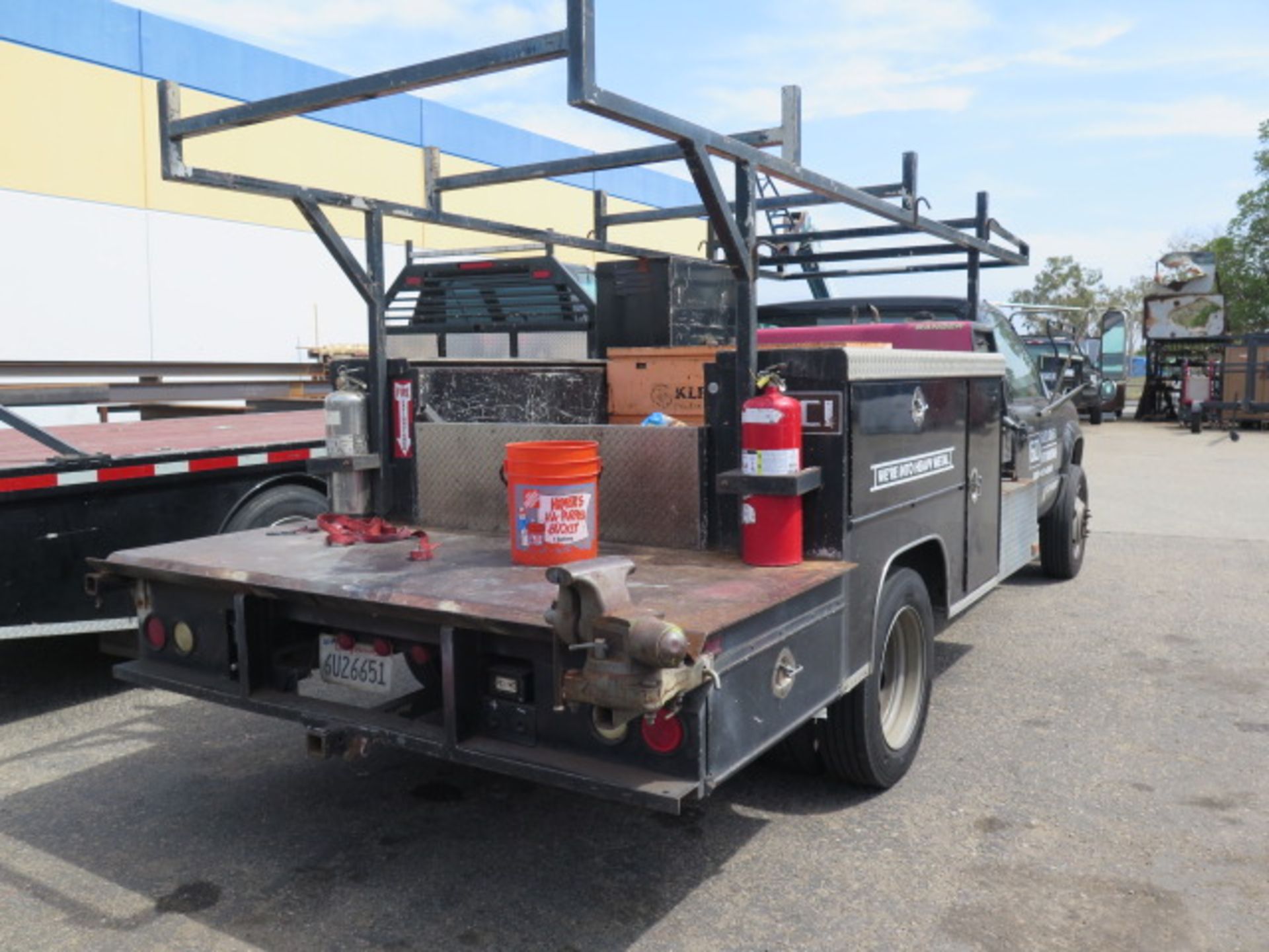 2001 Chevrolet Silverado 3500HD Welding Utility Truck Lisc# 6U26651 w/ 8.1L V8 Gas Engine, Automatic - Image 5 of 19