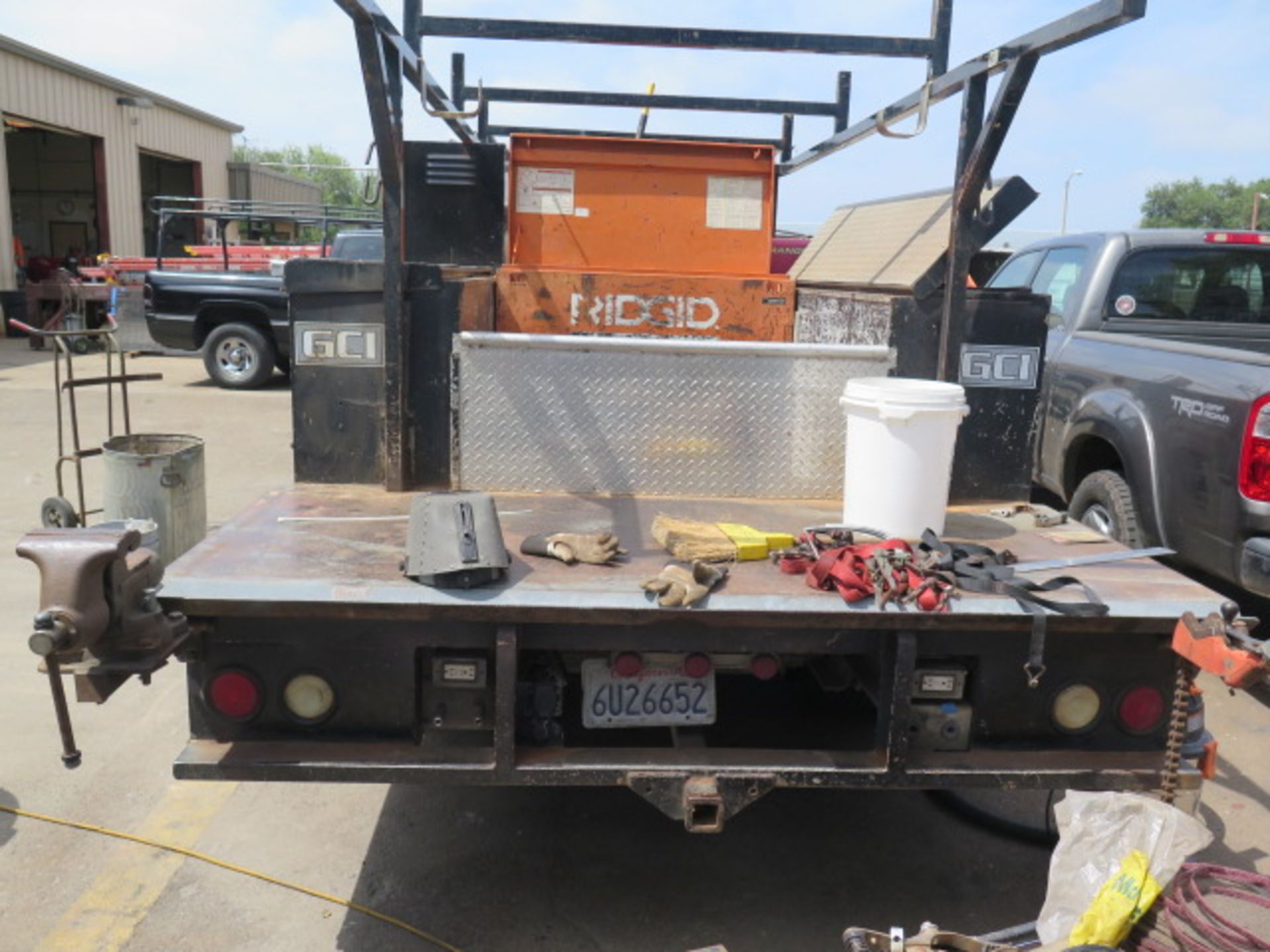 2001 Chevrolet Silverado 3500HD Welding Utility Truck Lisc# 6U26652 w/ 8.1L V8 Gas Engine, Automatic - Image 5 of 17