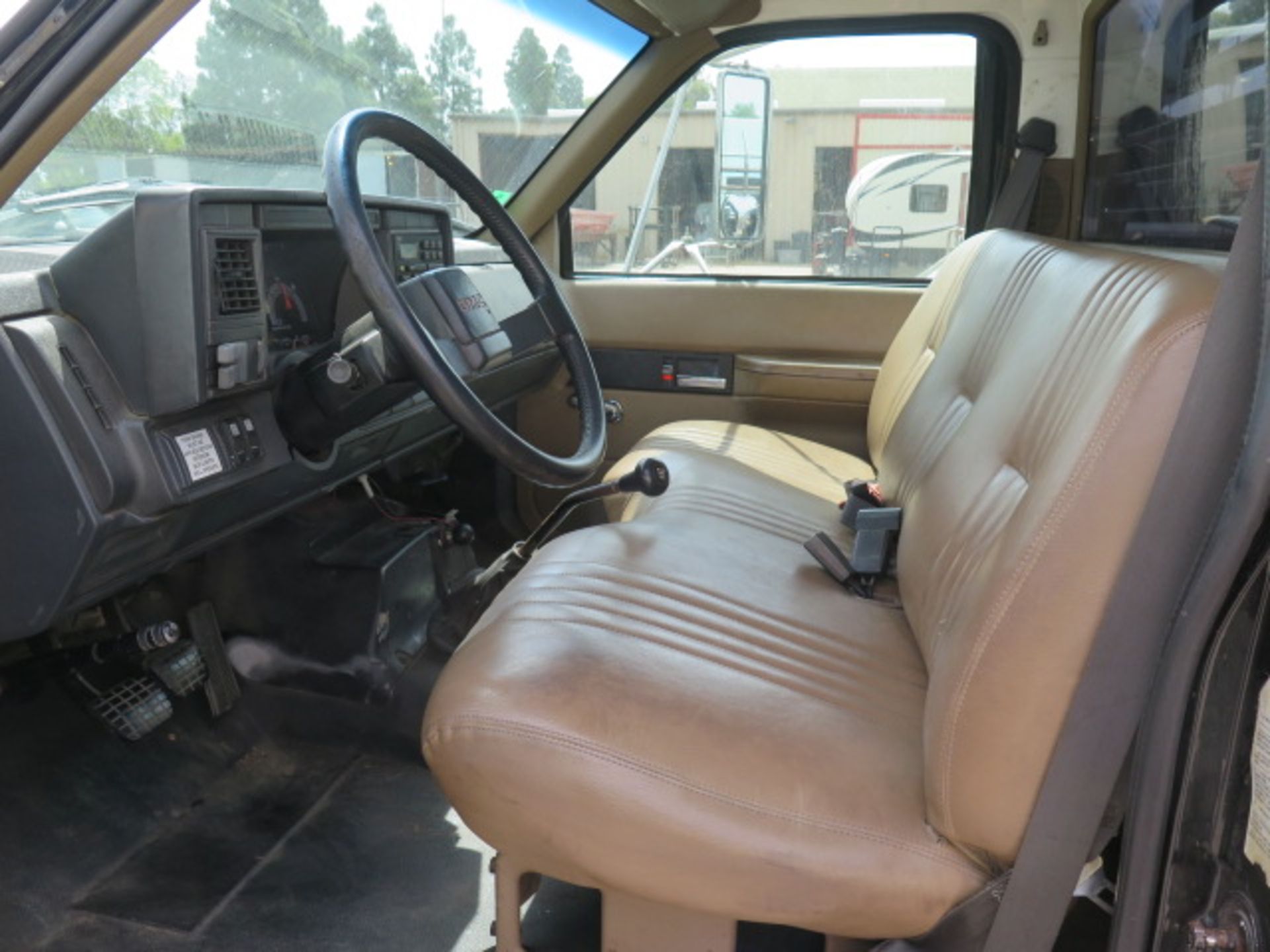 1998 GMC C5500 15’ Flatbed Truck Lisc# 7X17465 w/ 6.0L LPG Engine, 5-Speed Manual Trans, 26,000 - Image 9 of 20