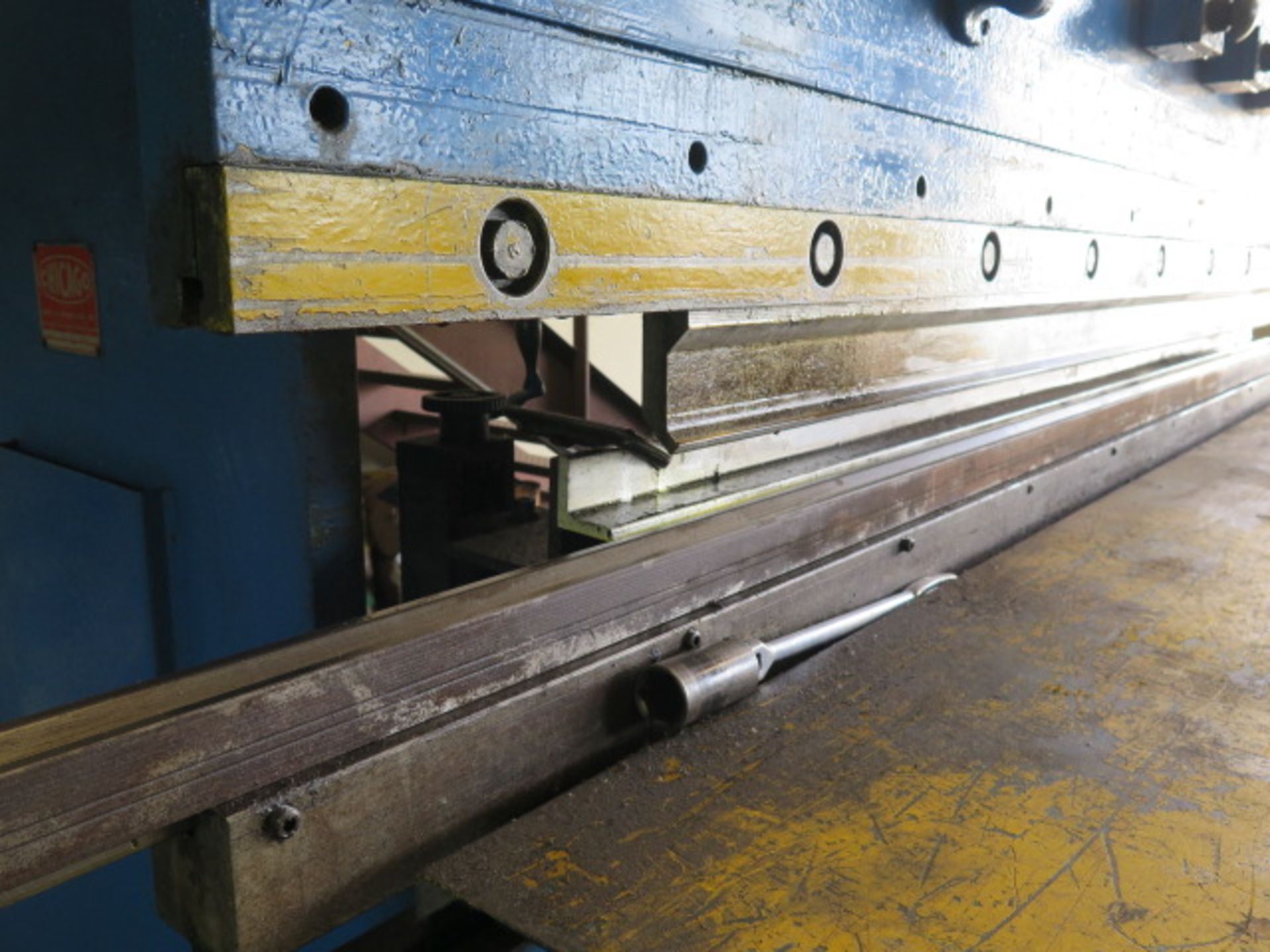 Chicago mdl. 810-L 60-90 Ton x 10’ Press Brake s/n L-15907 w/ Manual Dial Back Gauge, 121” Bed - Image 5 of 10