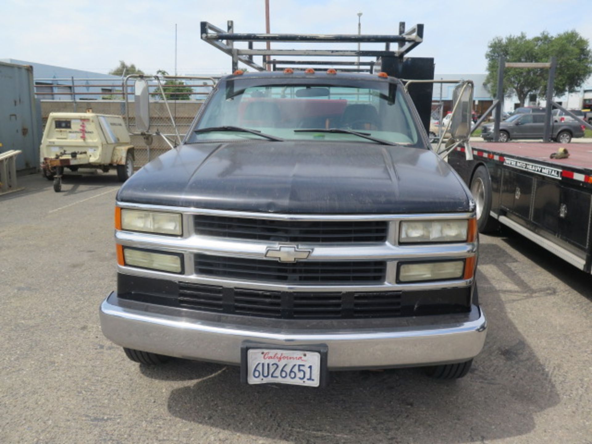 2001 Chevrolet Silverado 3500HD Welding Utility Truck Lisc# 6U26651 w/ 8.1L V8 Gas Engine, Automatic - Image 4 of 19