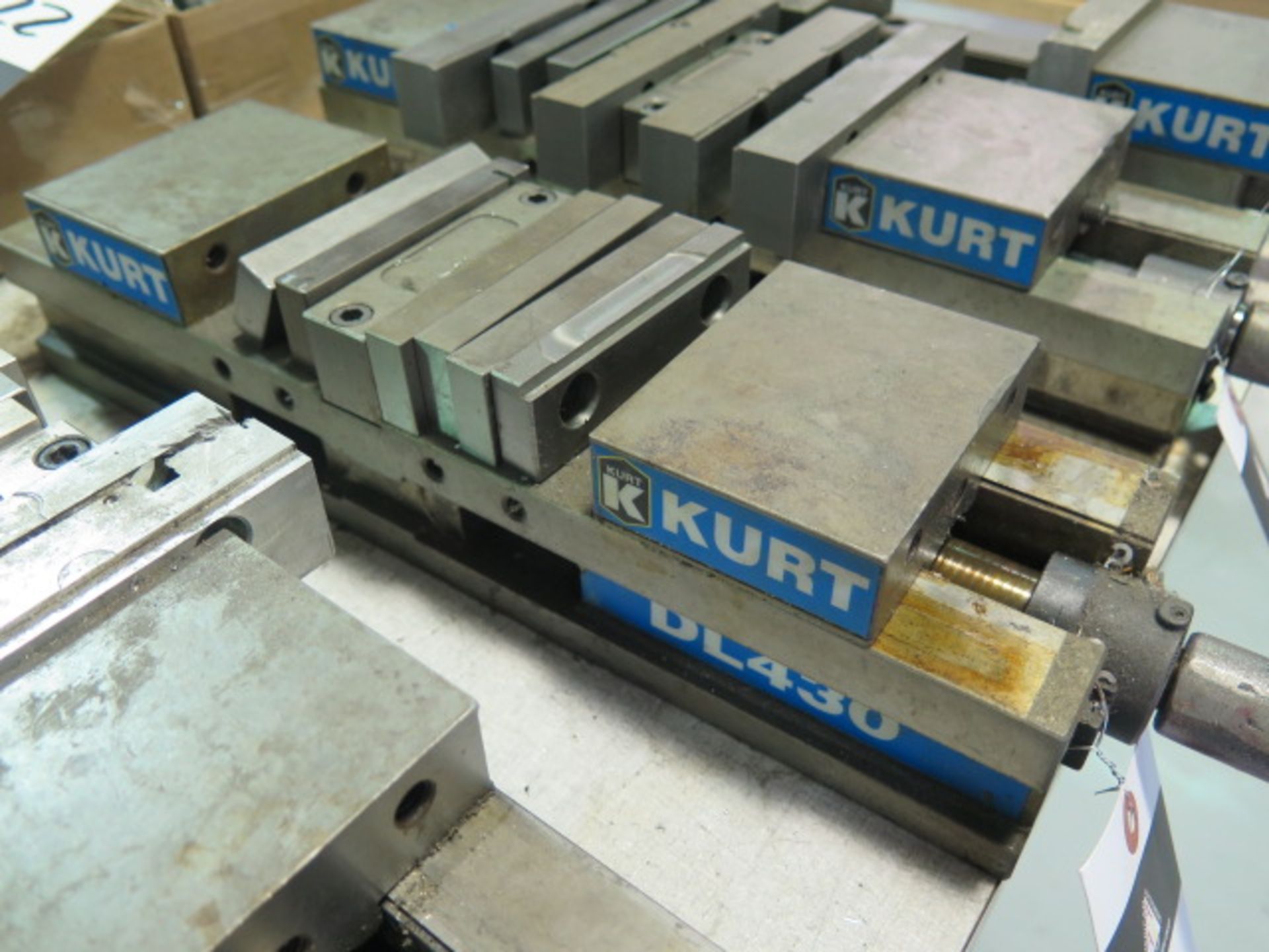 Kurt DL430 4" Double-Lock Vise - Image 2 of 2