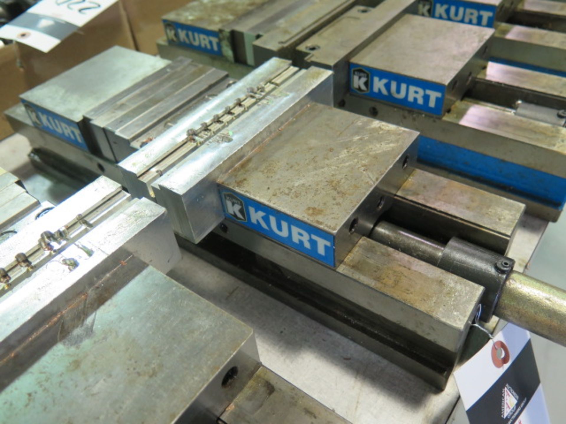 Kurt DL430 4" Double-Lock Vise - Image 2 of 2