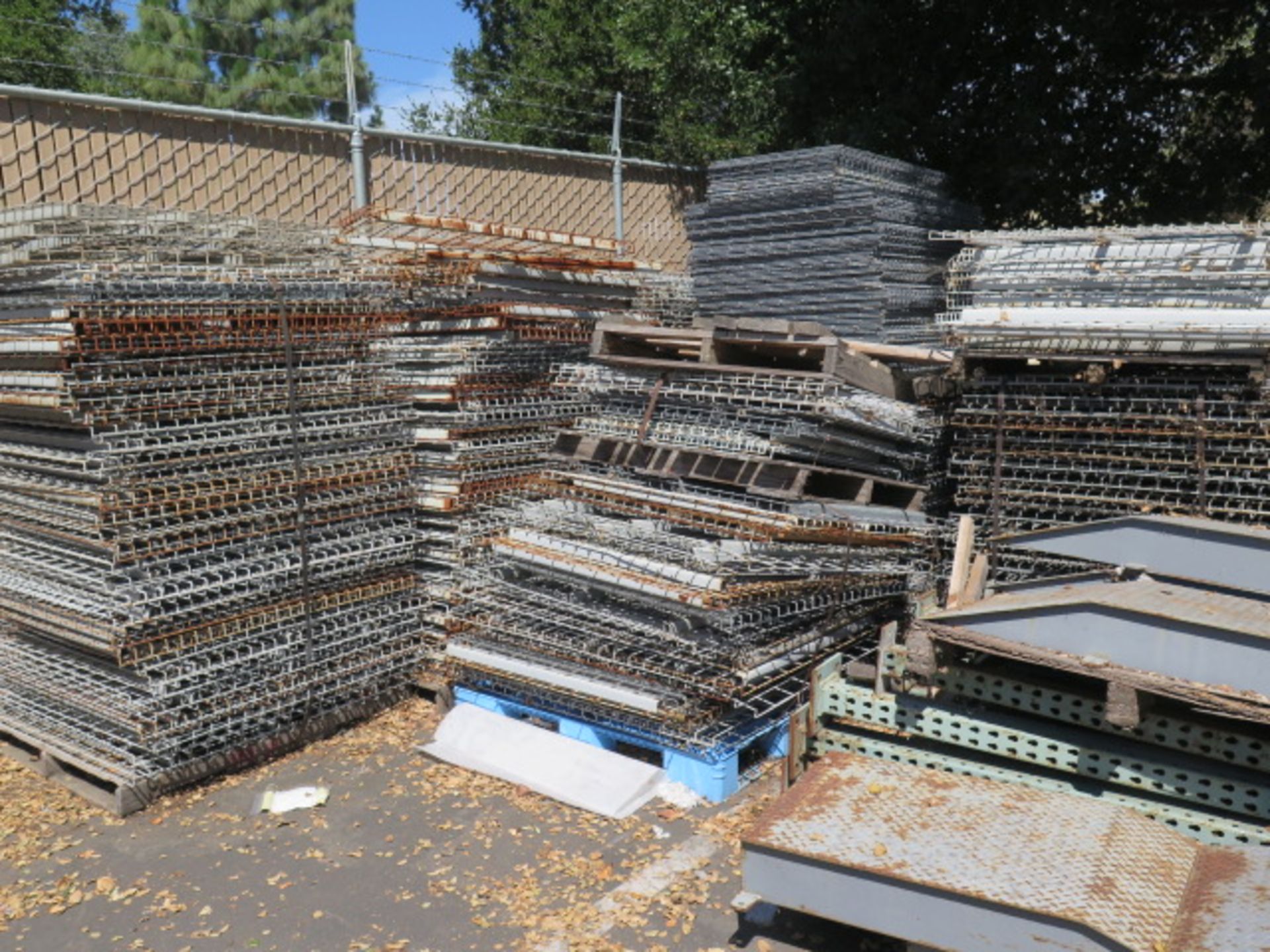 Pallet Racking (APPROX 74 Uprights, Cross Beams, Screen and Plank Shelving) - Image 6 of 10