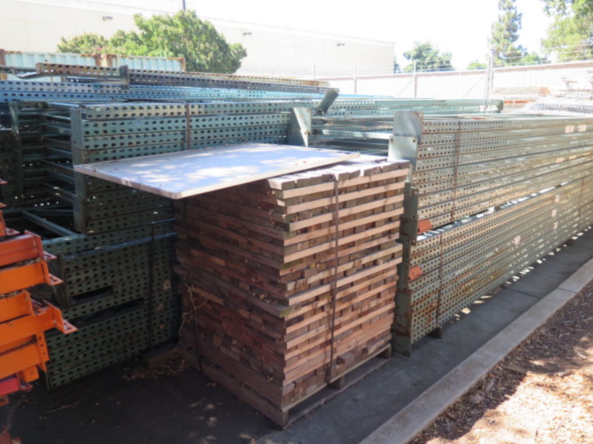 Pallet Racking (APPROX 74 Uprights, Cross Beams, Screen and Plank Shelving) - Image 9 of 10