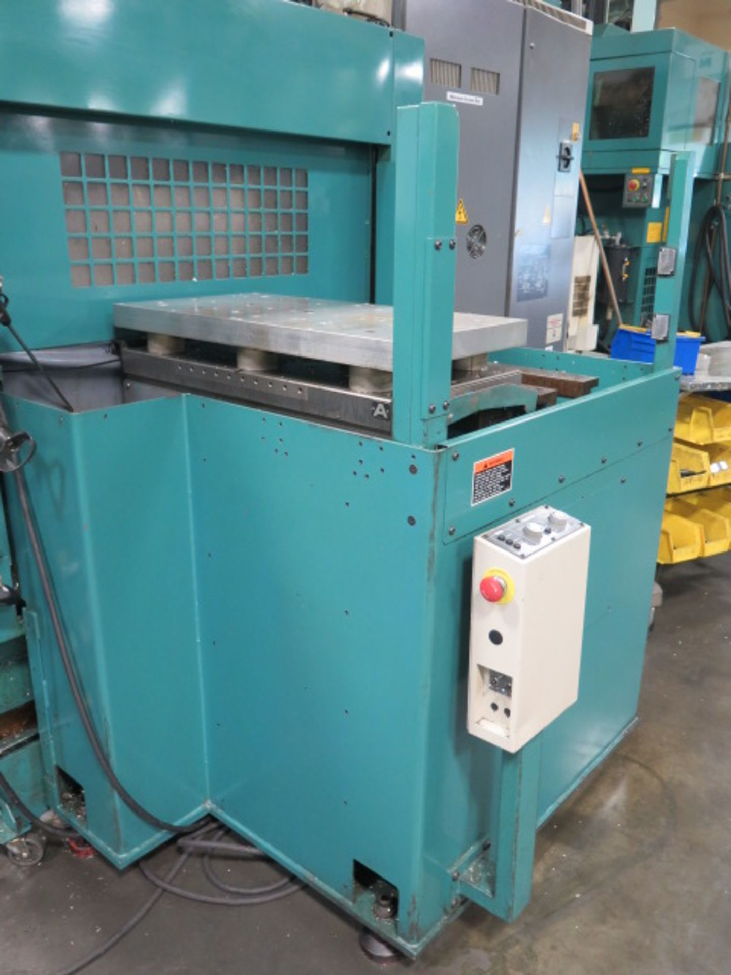 1997 Matsuura RA-IV F 2-Pallet CNC Vertical Machining Center s/n 970712531 (HAS “Y” AXIS PROBLEM) w - Image 11 of 24