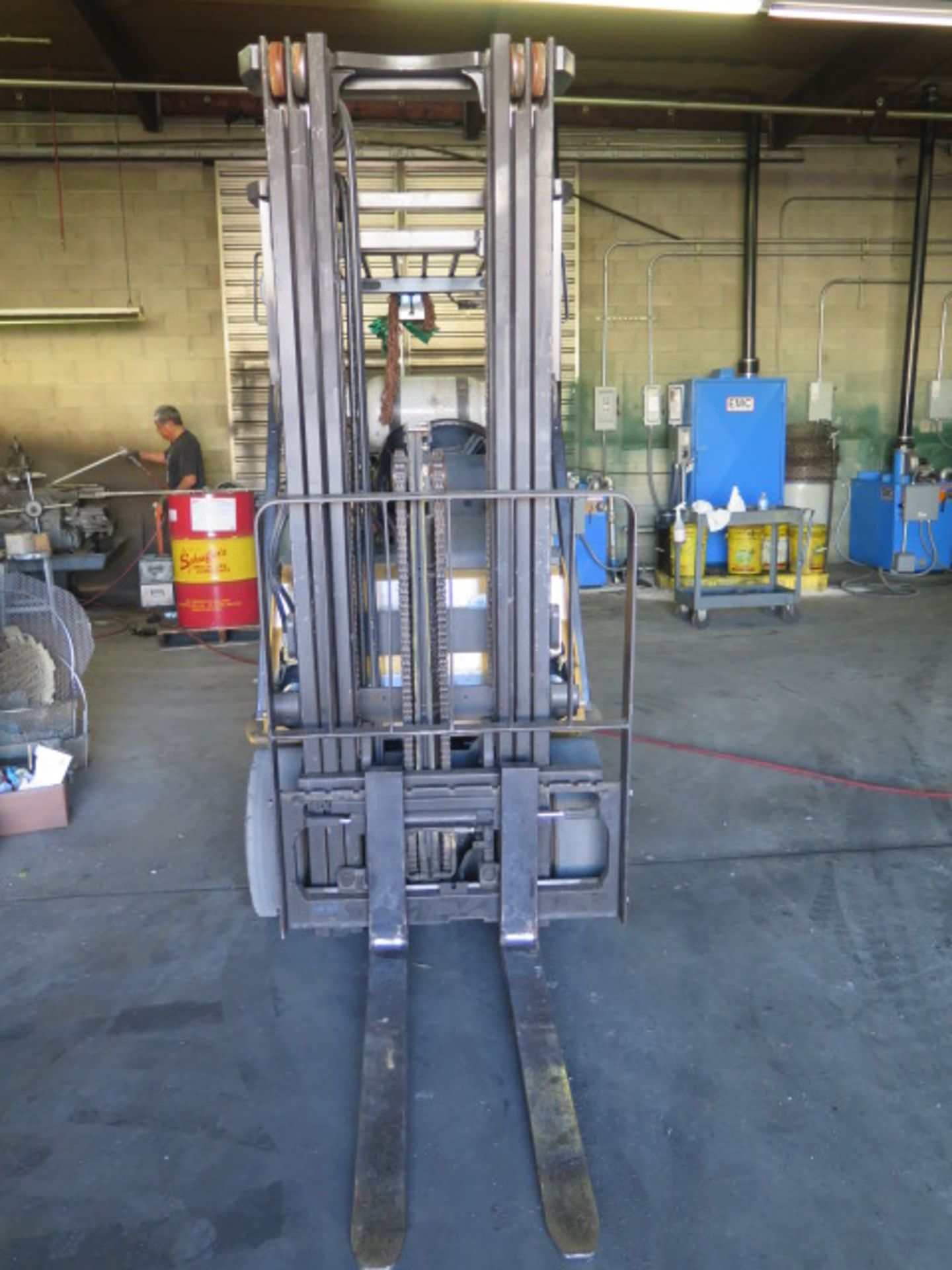 Caterpillar 2C5000 3150 Lb Cap LPG Forklift s/n AT9034227 w/ 3-Stage Mast, 217” Lift Height, Side - Image 2 of 13