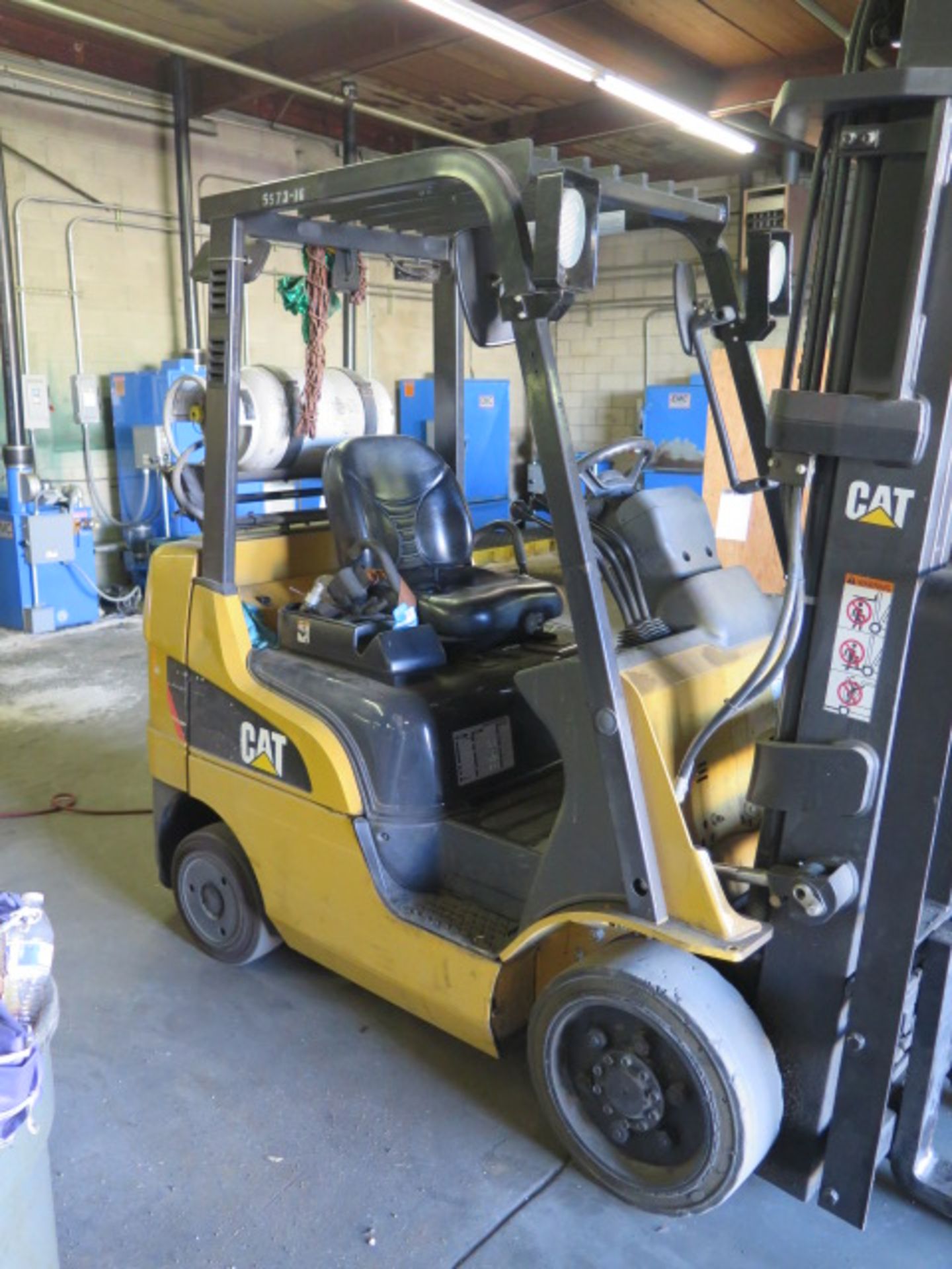 Caterpillar 2C5000 3150 Lb Cap LPG Forklift s/n AT9034227 w/ 3-Stage Mast, 217” Lift Height, Side - Image 3 of 13