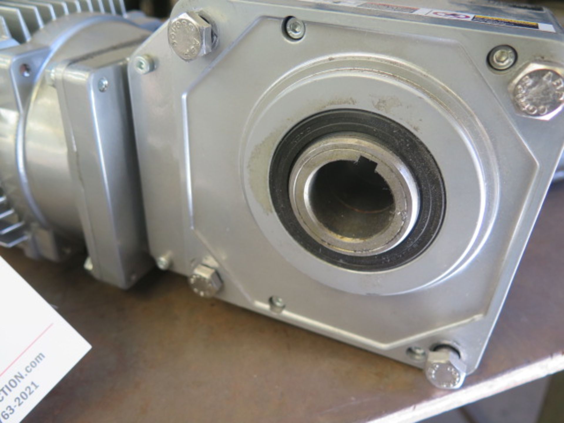 Sumitoma Cyclo RNYMS05-1320YC-AV-30 1/2Hp 90 Degree Geared Drive - Image 3 of 4