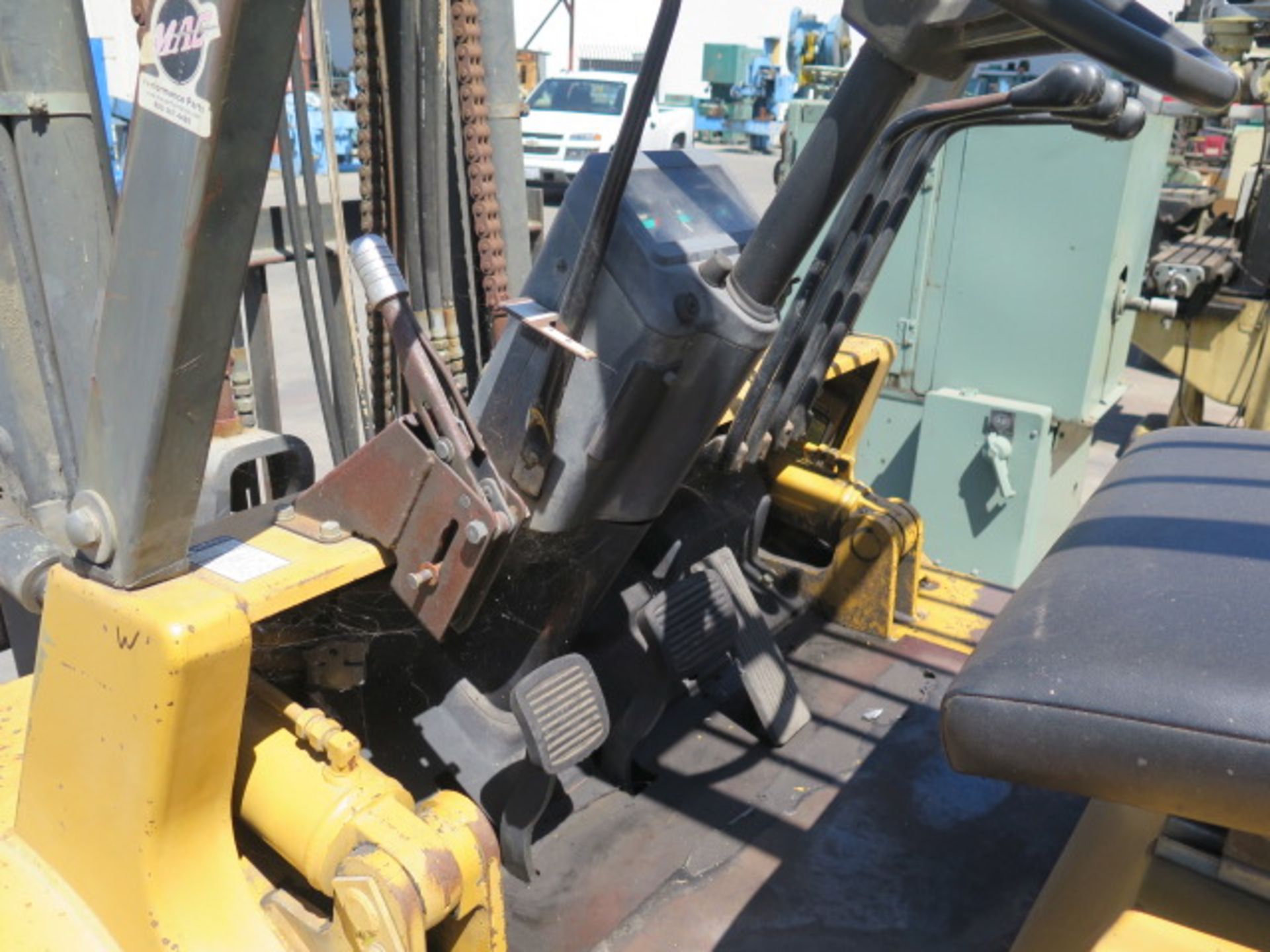 Caterpillar 80 8000 Lb Cap LPG Forklift w/ 2-Stage Mast, Side Shift, Pneumatic Yard Tires - Image 8 of 9
