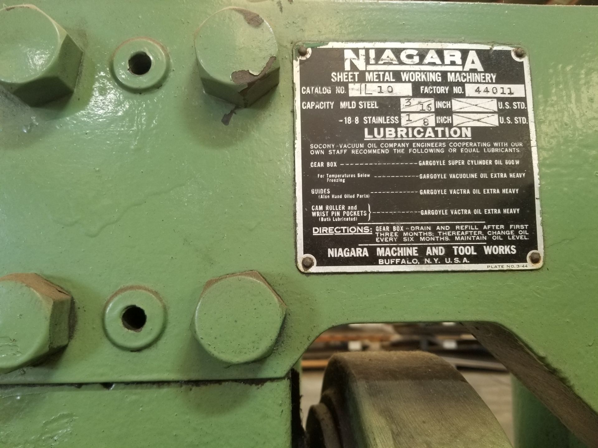 Niagara IL10 3/16” x 10’ Deep Throat Power Shear s/n 44011 w/ Dial Back Gauge, Squaring Arm - Image 4 of 4