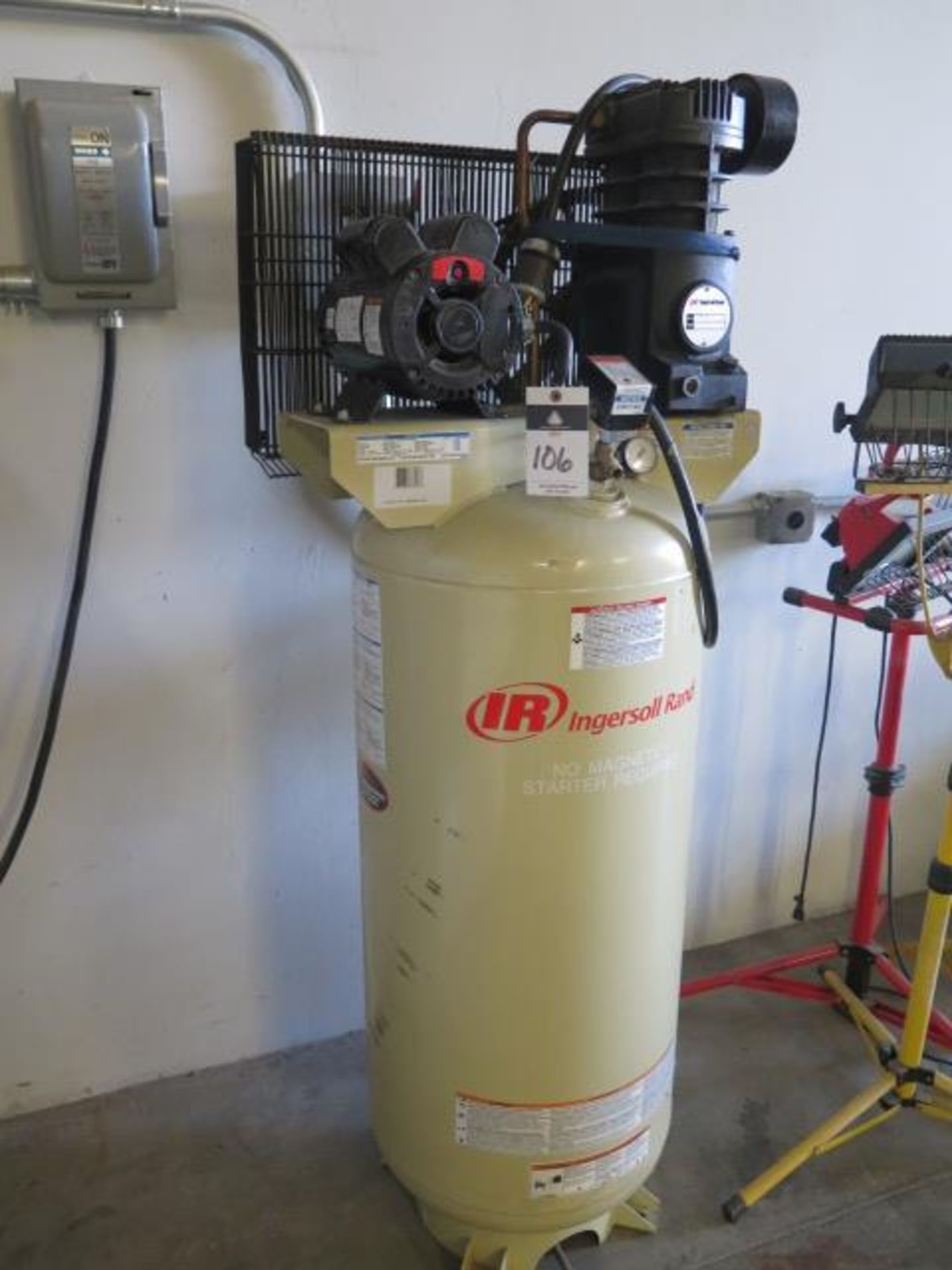 Ingersoll Rand 5Hp Vertical Air Compressor s/n 0804090196 w/ 2Stage
