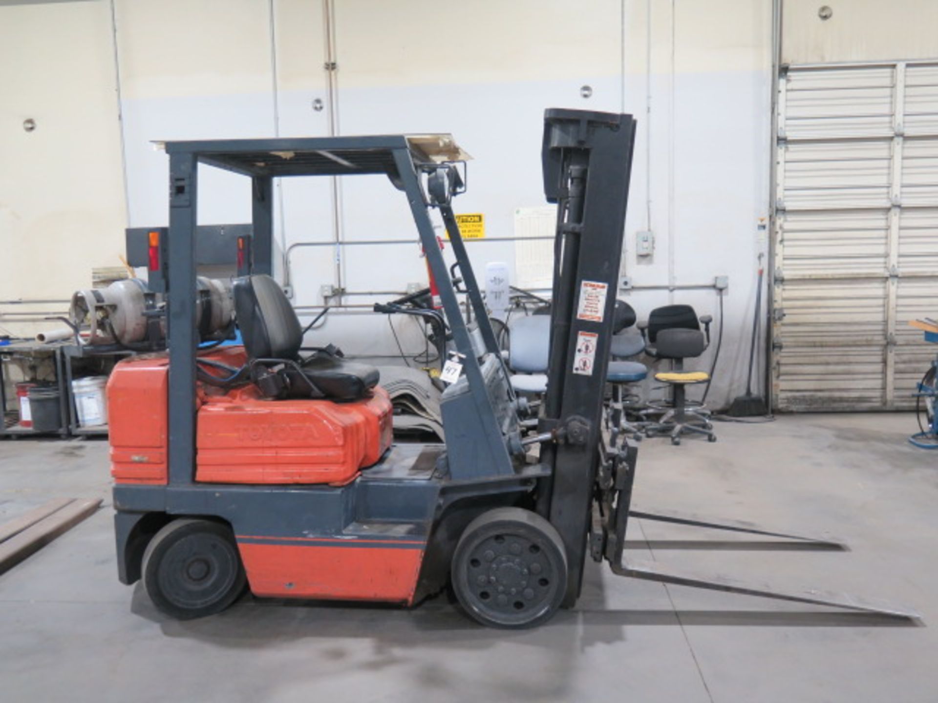 Toyota 5FGC25 5000 Lb Cap LPG Forklift s/n 76510 w/ 3-Stage Mast, 188” Lift Height, Side Shift,