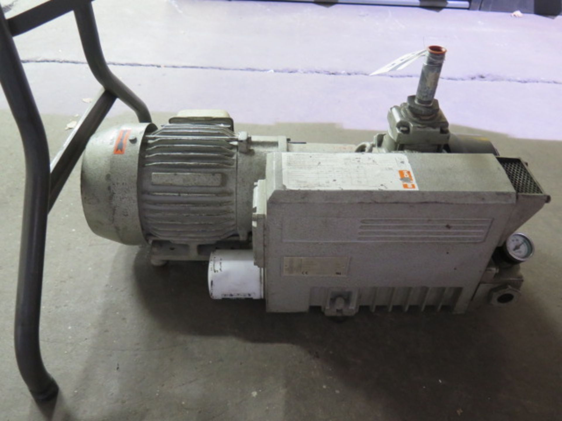 Buusch Vacuum Pump - Image 2 of 2