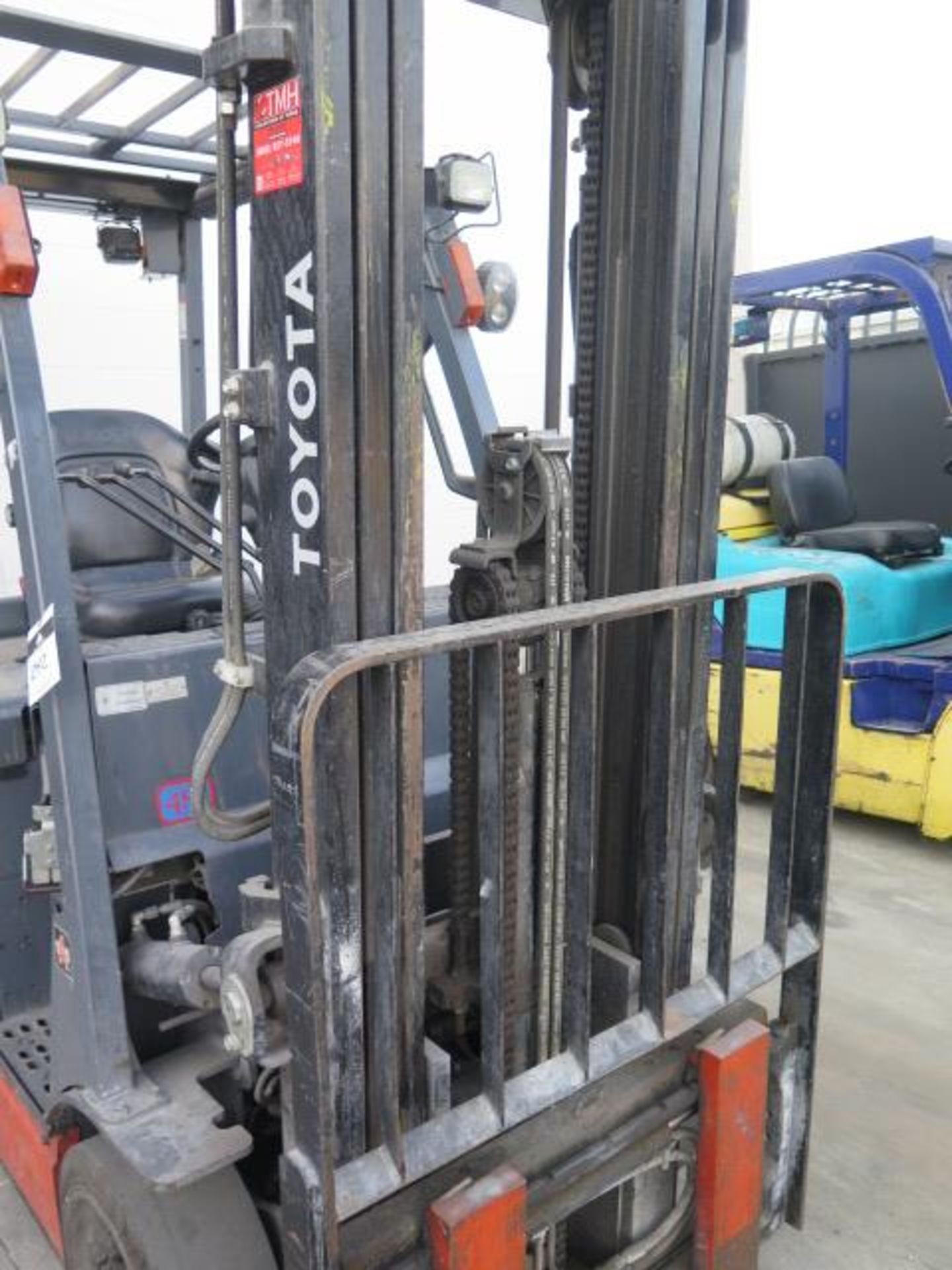 Toyota 8FBCU25 5000 Lb Cap Electric Forklift s/n 64087 w/ 3-Stage Mast, 198” Lift Height, Side - Image 5 of 12