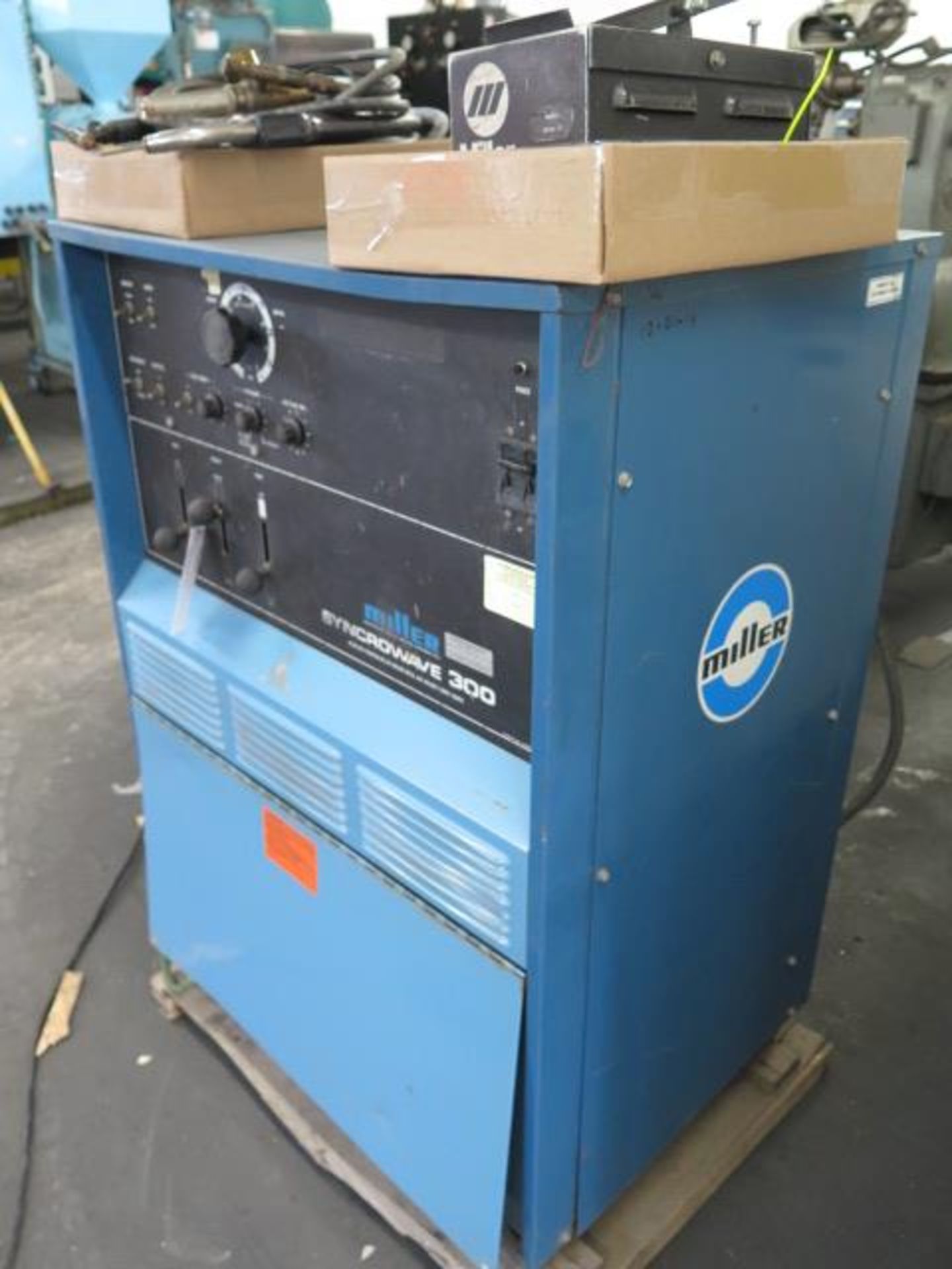 Miller Syncrowave 300 AC/DC Arc Welding Power Source s/n JB504226 - Image 3 of 7