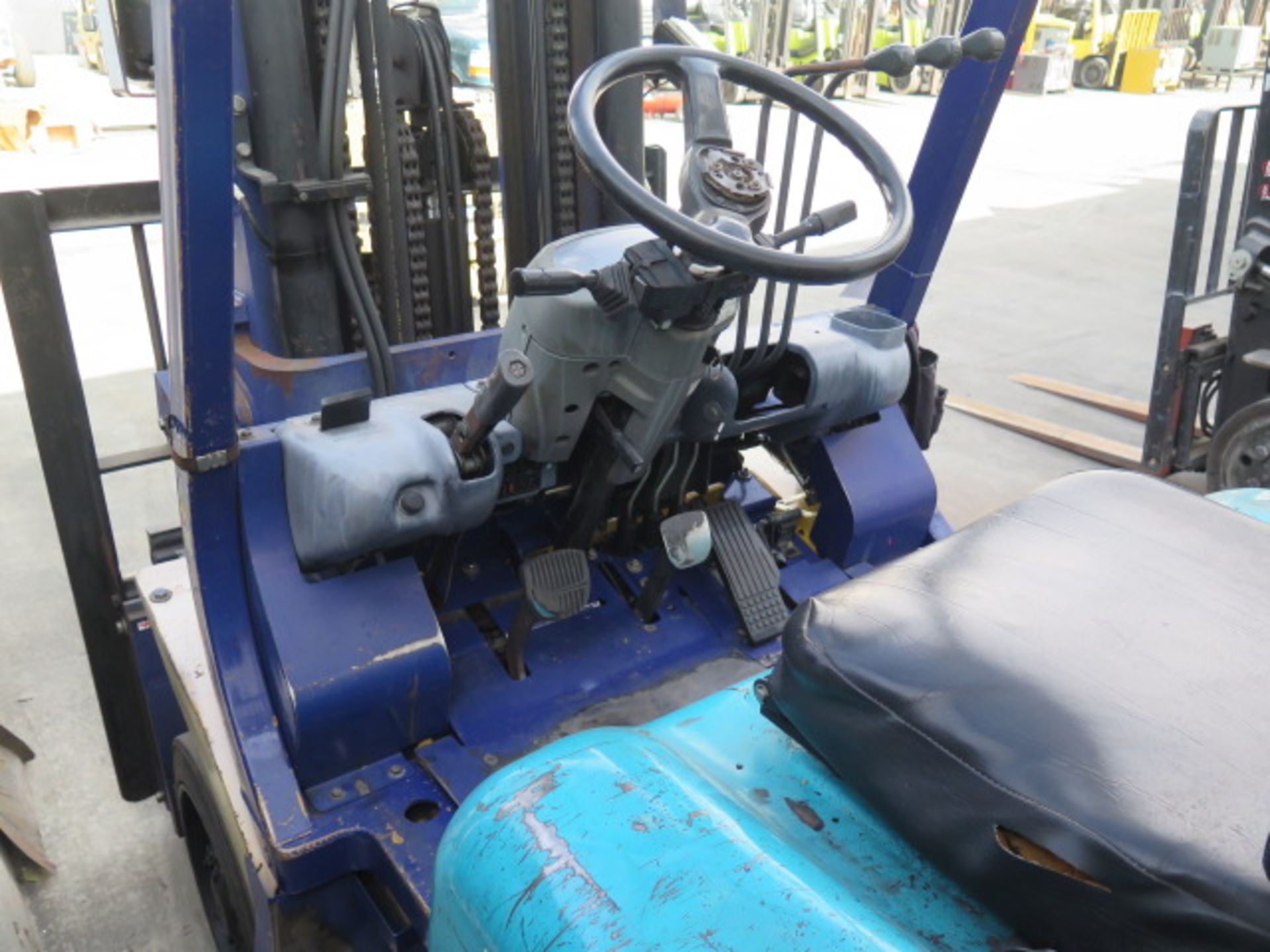Komatsu 8000 Lb Cap LPG Forklift w/ 3-Stage Mast, Side Shift, Cushion Tires - Image 8 of 10
