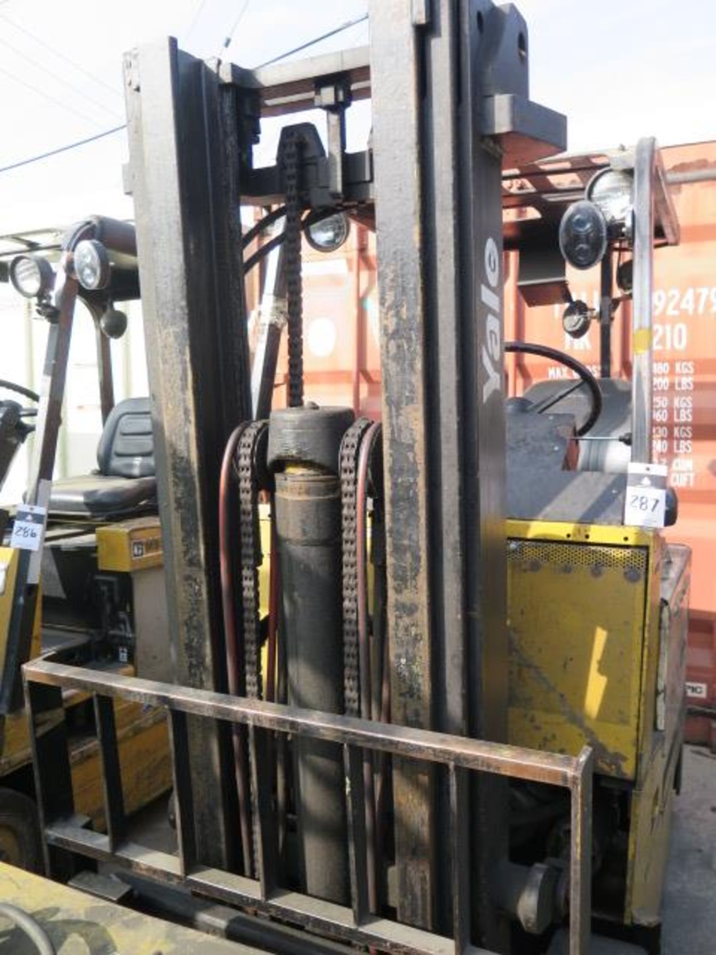 Yale ERC050FBN48ST083 3000 Lb Cap Electric Forklift s/n N365816 w/ 3-Stage Mast, 192” Lift Height, - Image 4 of 9