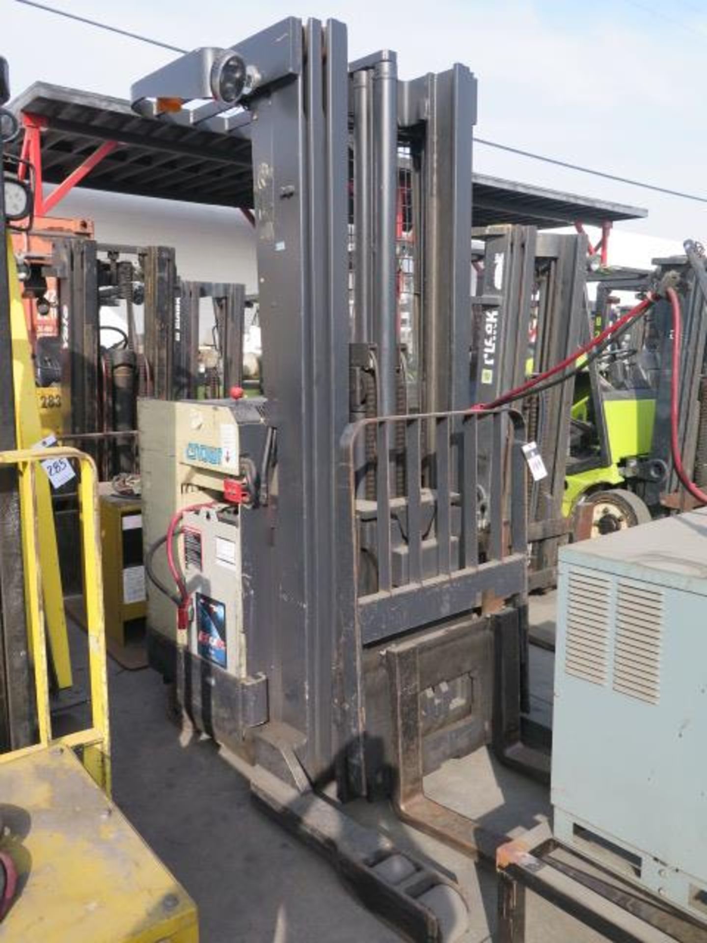 Crown 35RRTT 3500 Lb Cap Electric Forklift s/n W-93179 w/ 3-Stage Mast, 210” Lift Height, Cushion - Image 2 of 8