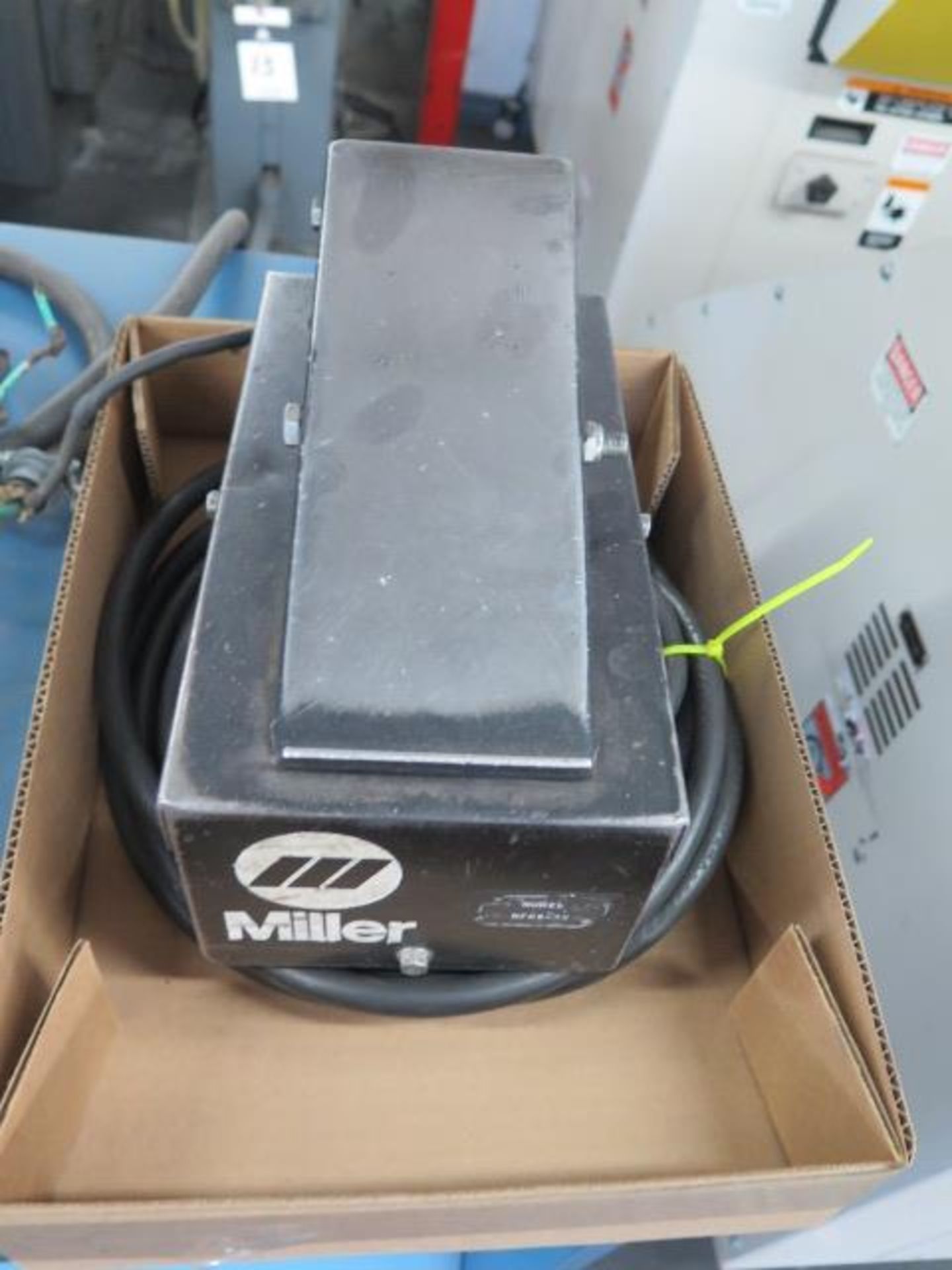 Miller Syncrowave 300 AC/DC Arc Welding Power Source s/n JB504226 - Image 4 of 7