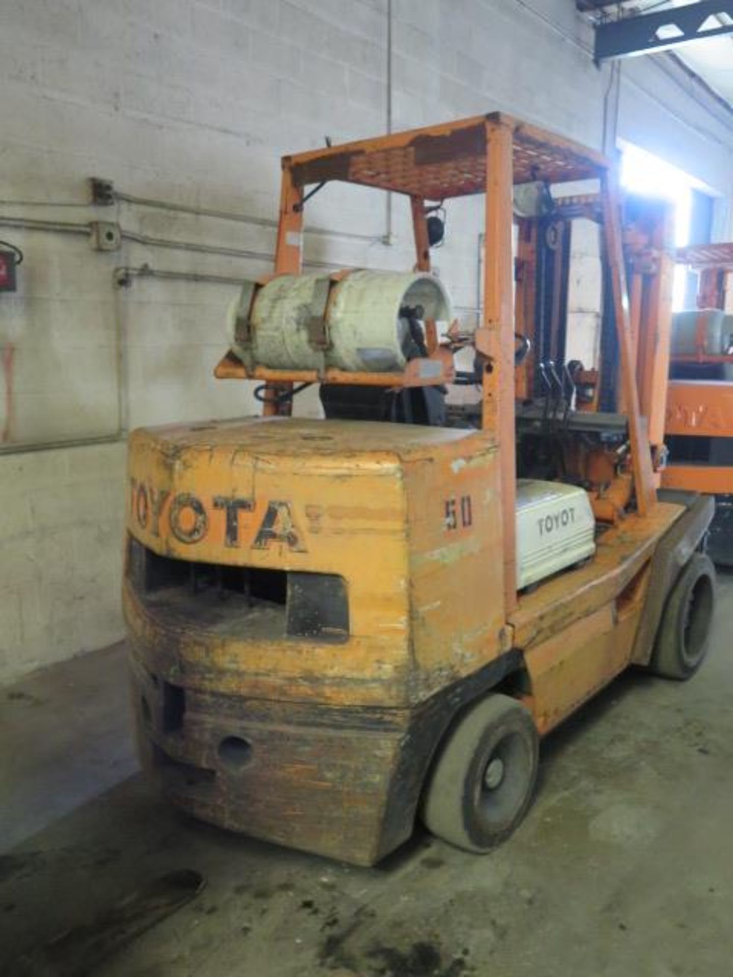 Toyota FGC45 10,000 Lb Cap LPG Forklift s/n FGC45-11615 w/ 3-Stage Mast, 157" Lift Height, Side - Image 3 of 10