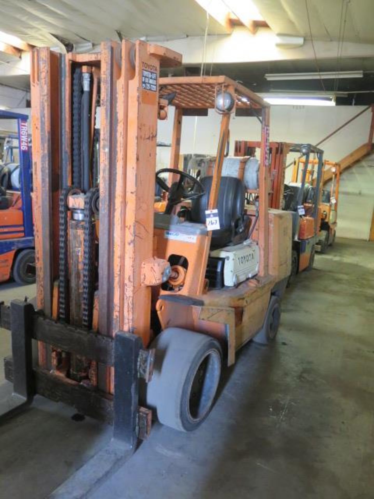 Toyota FGC45 10,000 Lb Cap LPG Forklift s/n FGC45-11615 w/ 3-Stage Mast, 157" Lift Height, Side