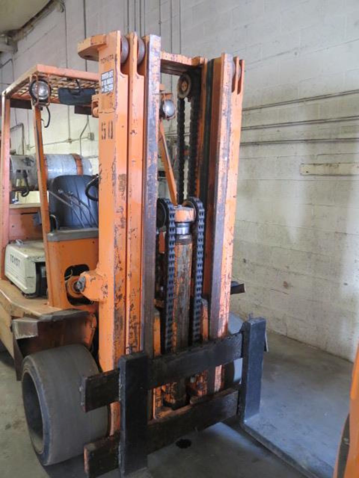 Toyota FGC45 10,000 Lb Cap LPG Forklift s/n FGC45-11615 w/ 3-Stage Mast, 157" Lift Height, Side - Image 5 of 10