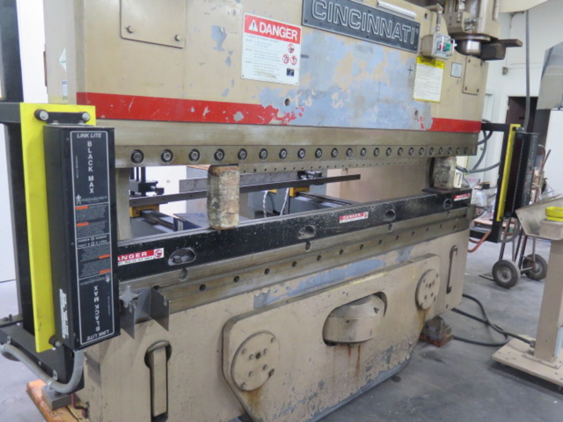 Cincinnati 90AFx6’ “Autoform” 90-Ton x 6’ Hydraulic CNC Press Brake s/n 45408 w/ Cincinnati Adaptive - Image 10 of 18